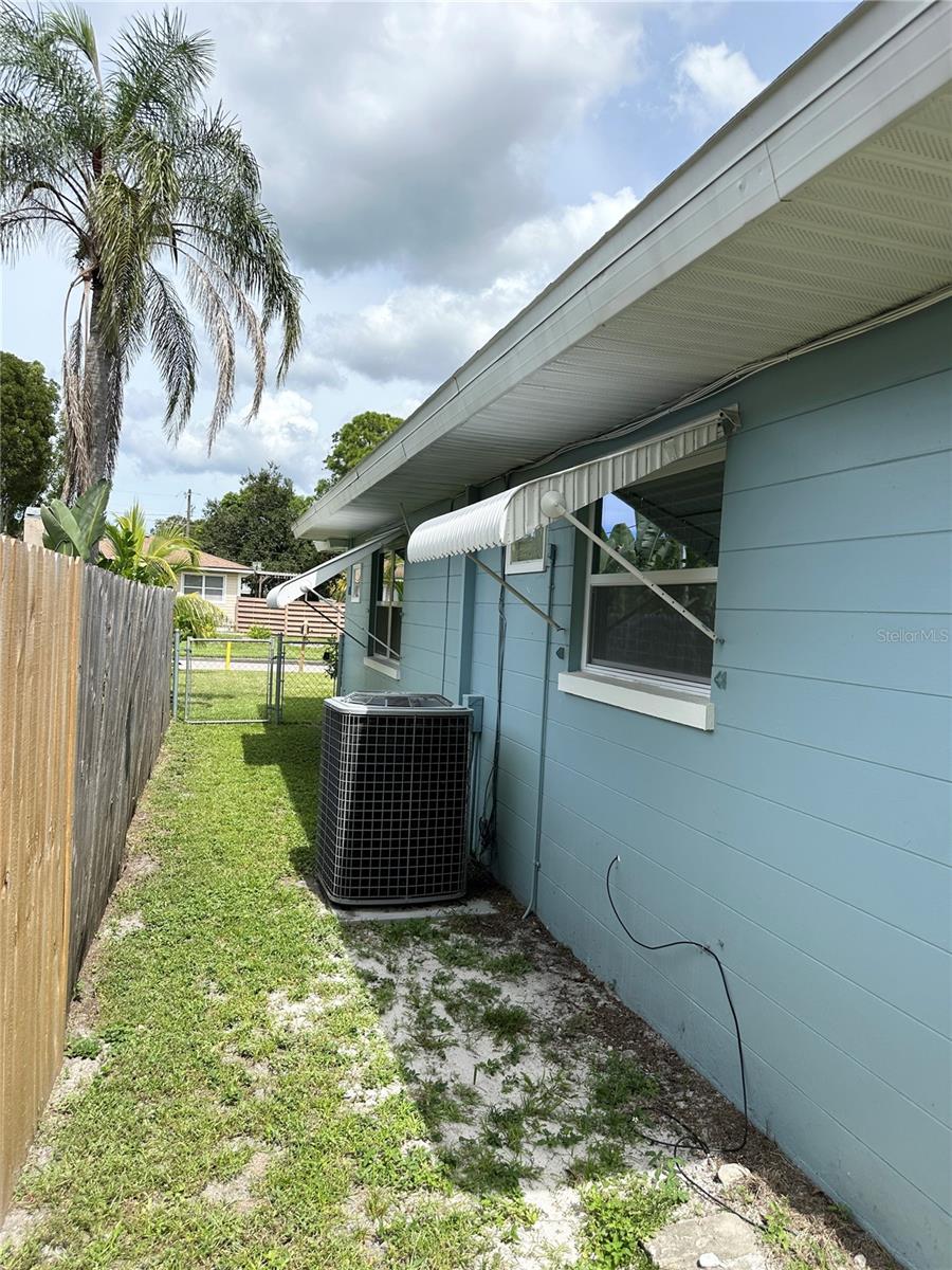 Image 17 of 19 For 3325 2nd Avenue W