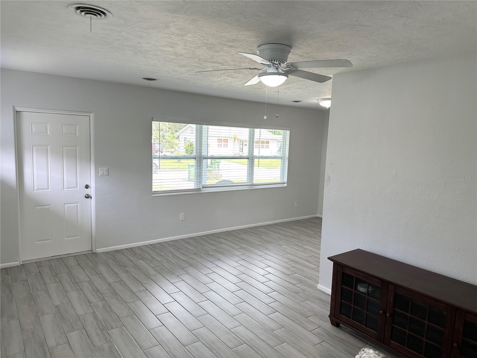 Image 2 of 19 For 3325 2nd Avenue W