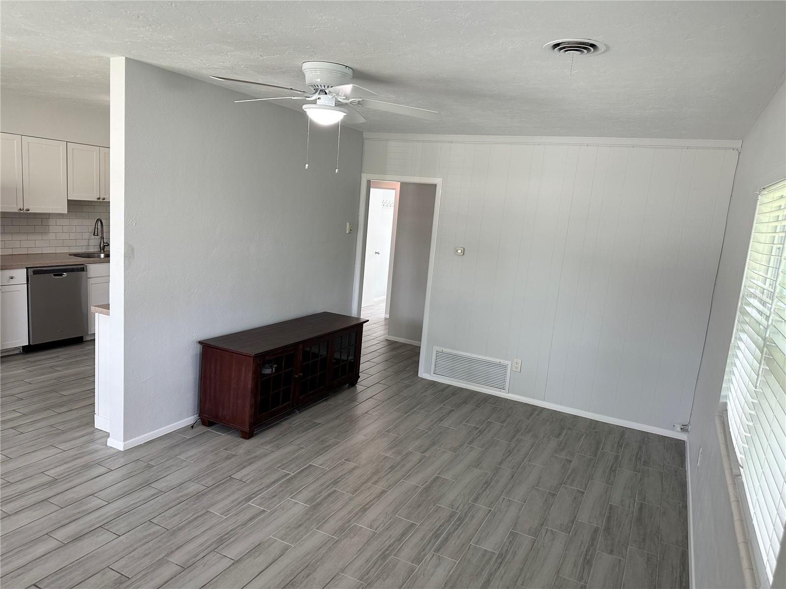 Image 3 of 19 For 3325 2nd Avenue W