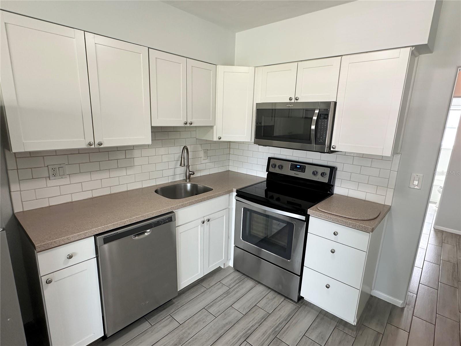 Image 5 of 19 For 3325 2nd Avenue W