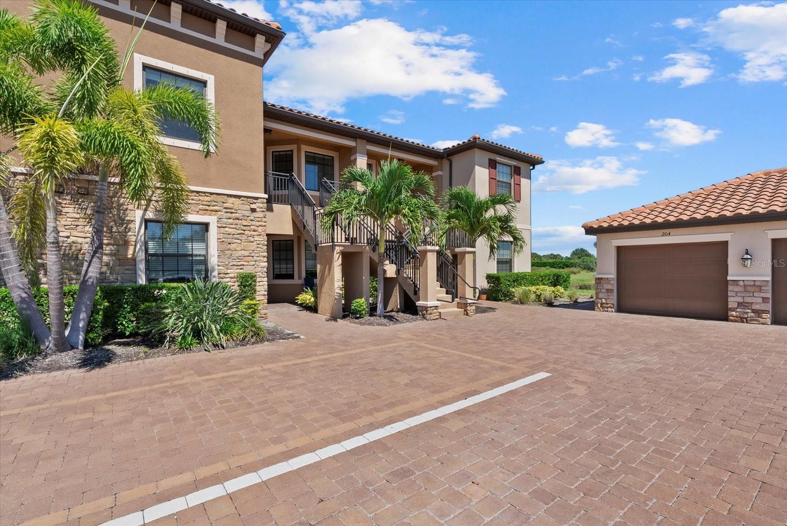 Image 26 of 47 For 12401 Osorio Court 203