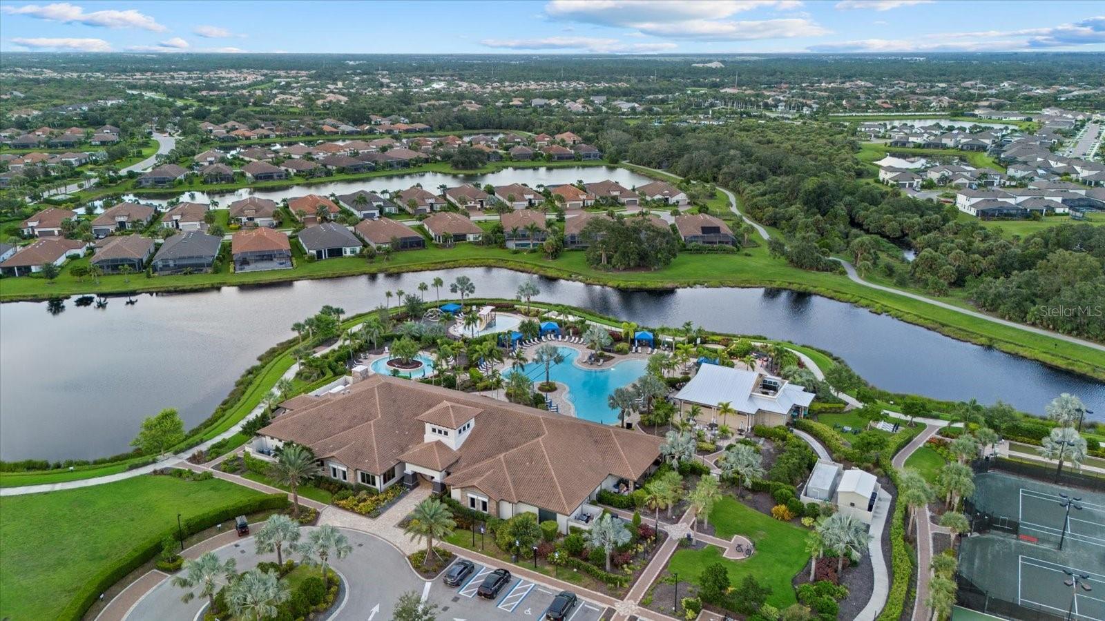 Image 28 of 47 For 12401 Osorio Court 203