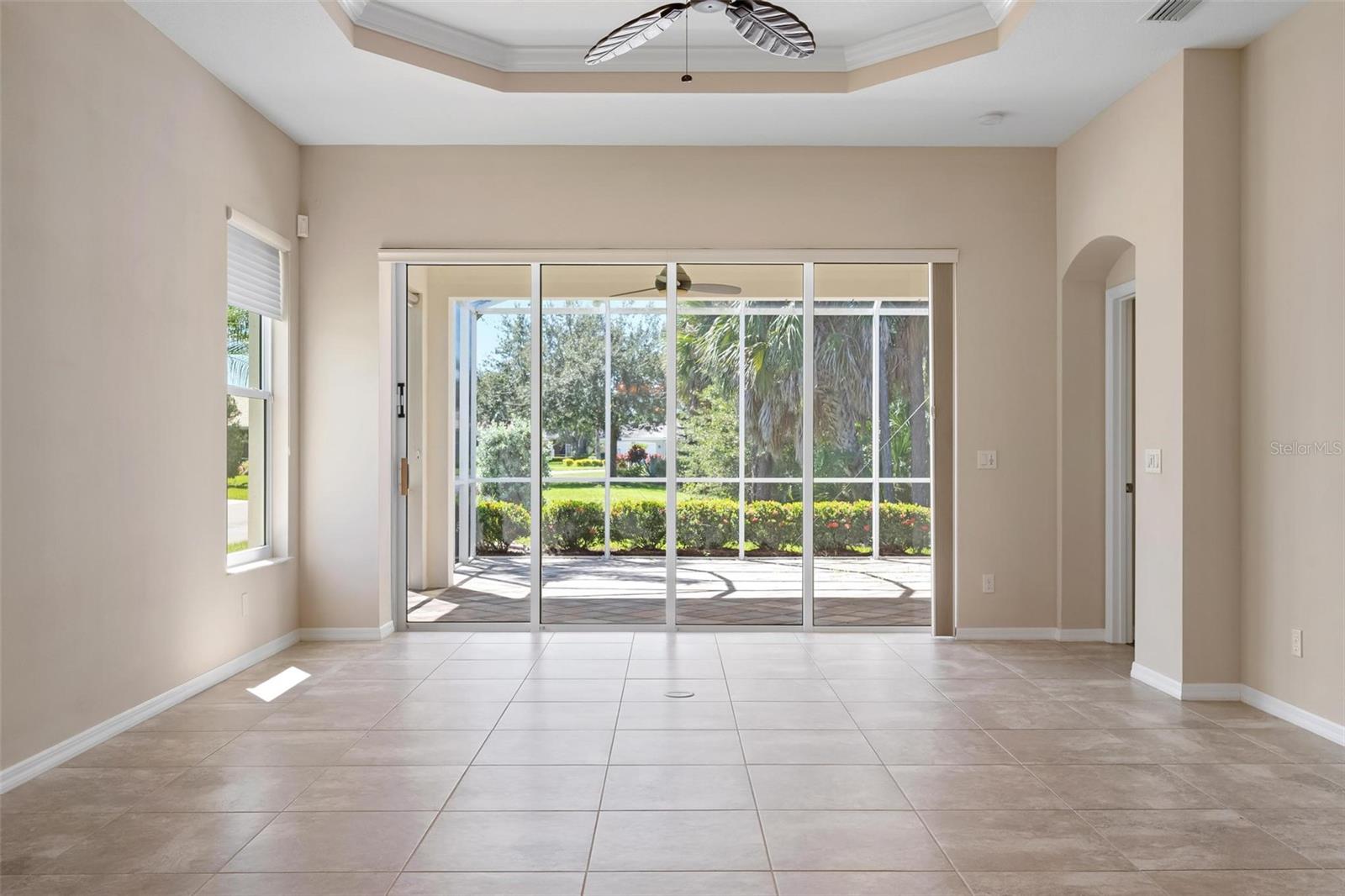 Image 10 of 76 For 11065 Barnsley Drive