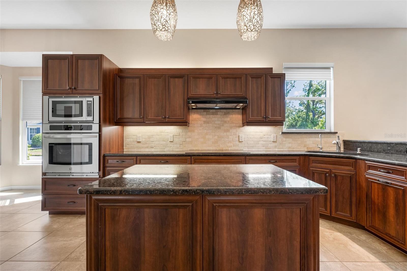 Image 18 of 76 For 11065 Barnsley Drive