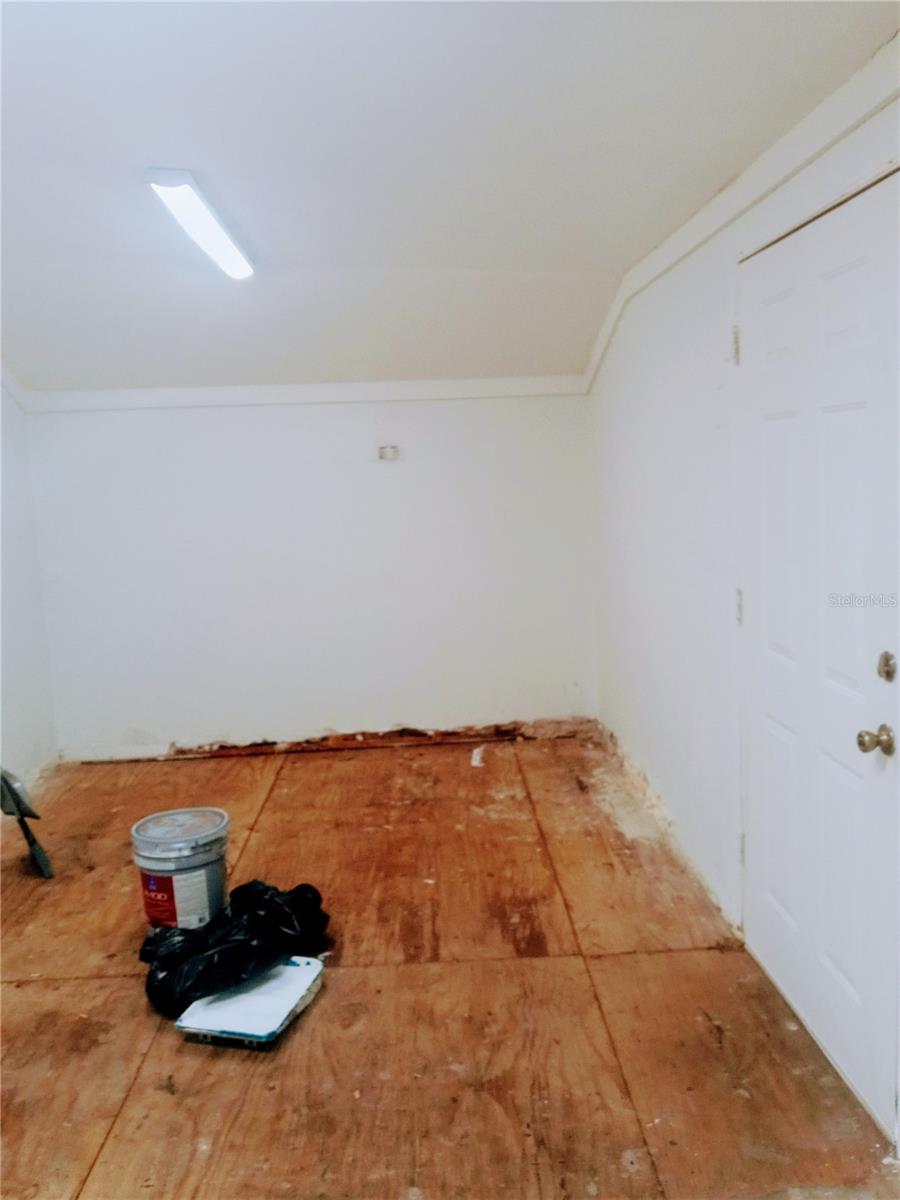 Image 15 of 22 For 805 22nd Avenue W