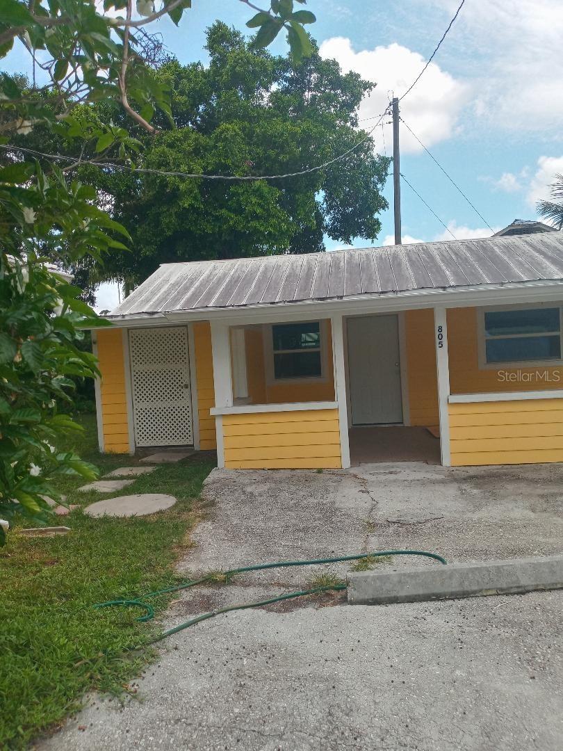 Image 3 of 22 For 805 22nd Avenue W