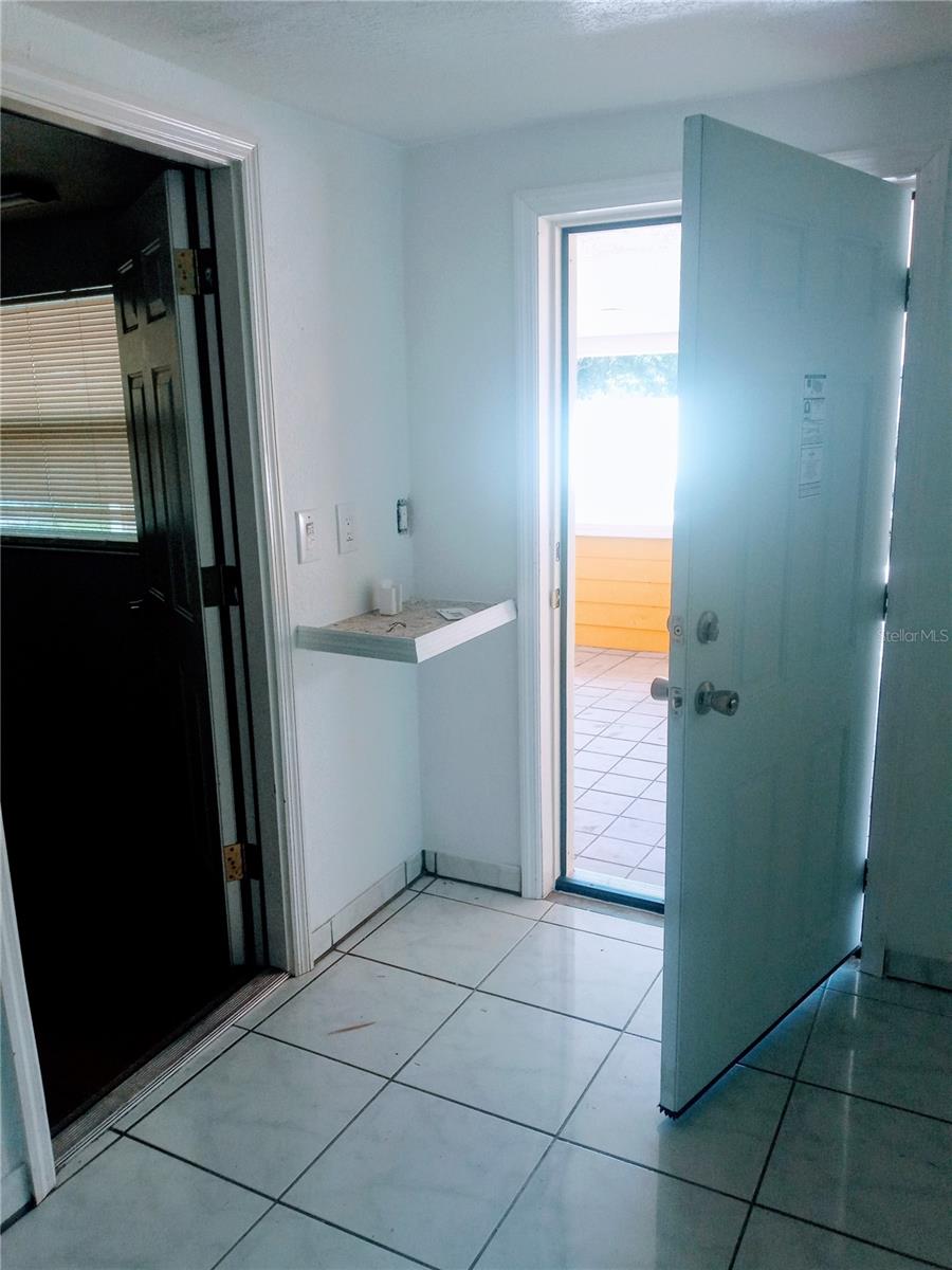 Image 4 of 22 For 805 22nd Avenue W