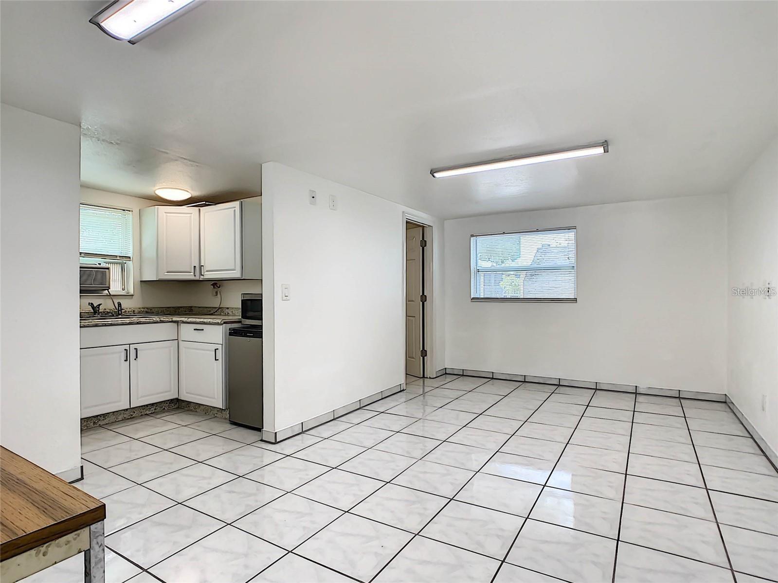 Image 8 of 22 For 805 22nd Avenue W