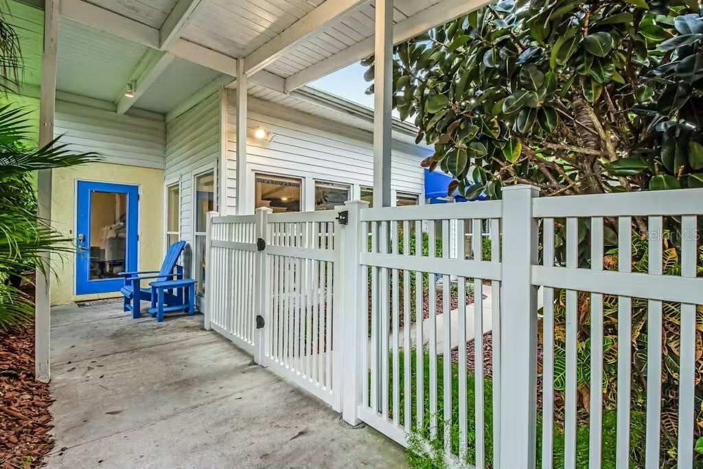 Image 3 of 4 For 717 Jacaranda Road