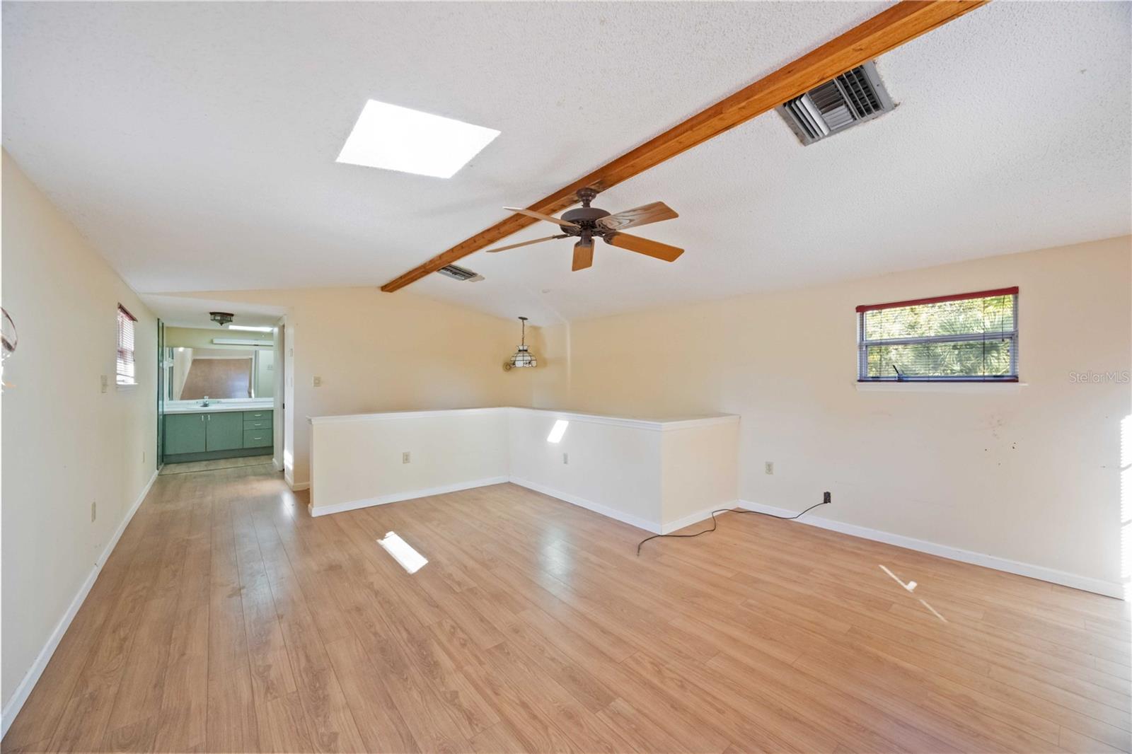 Image 20 of 64 For 860 Beneva Road