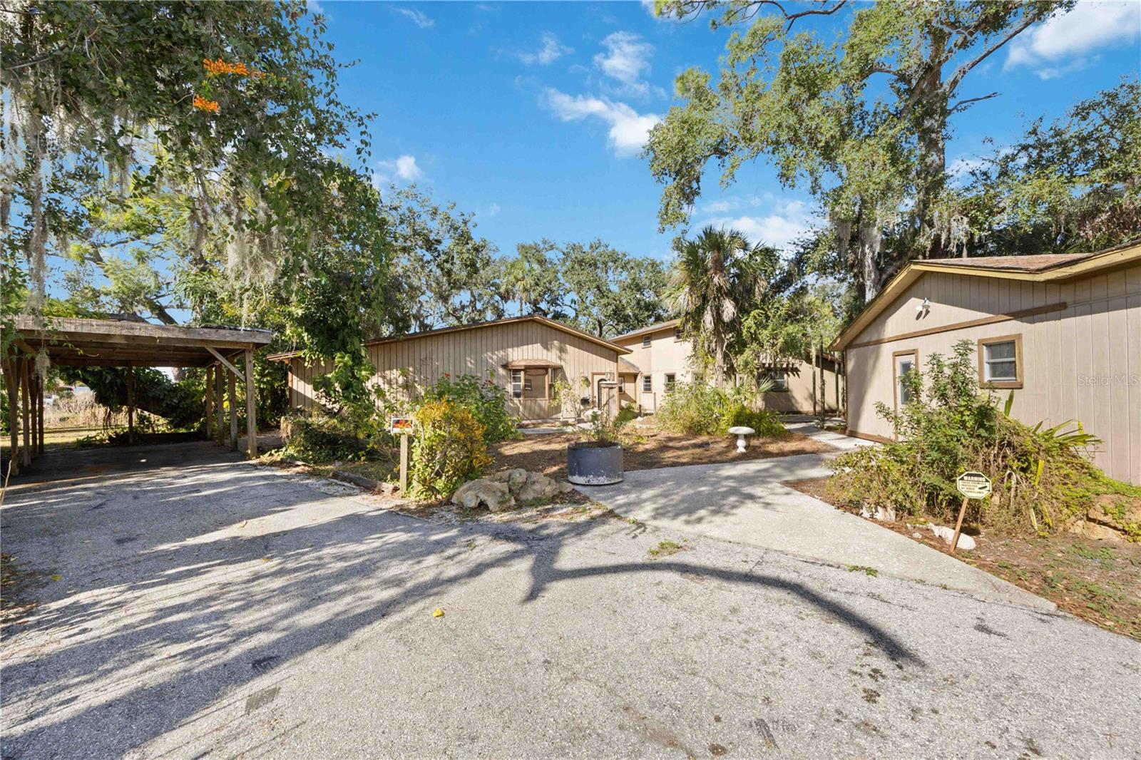 Image 3 of 64 For 860 Beneva Road