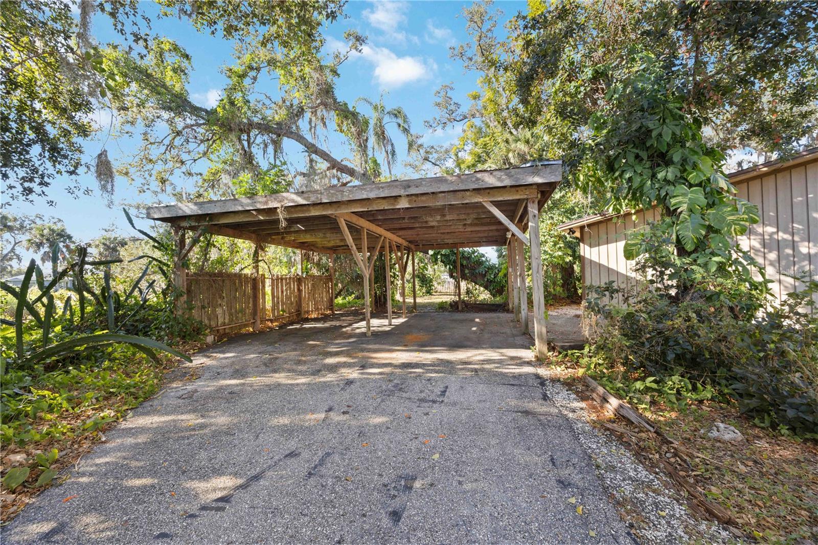 Image 32 of 64 For 860 Beneva Road