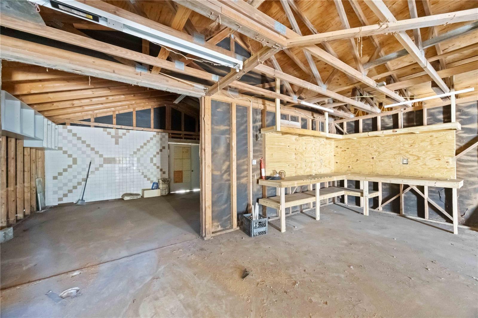 Image 34 of 64 For 860 Beneva Road