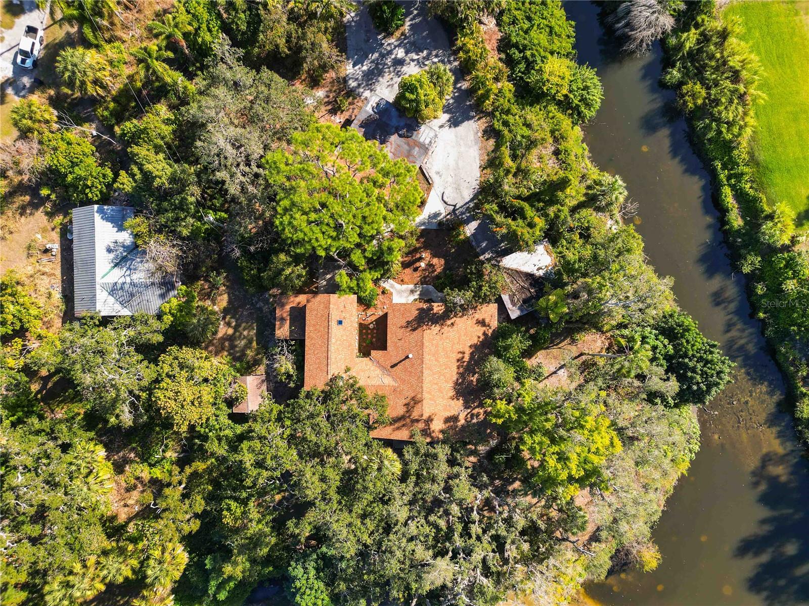 Image 35 of 64 For 860 Beneva Road