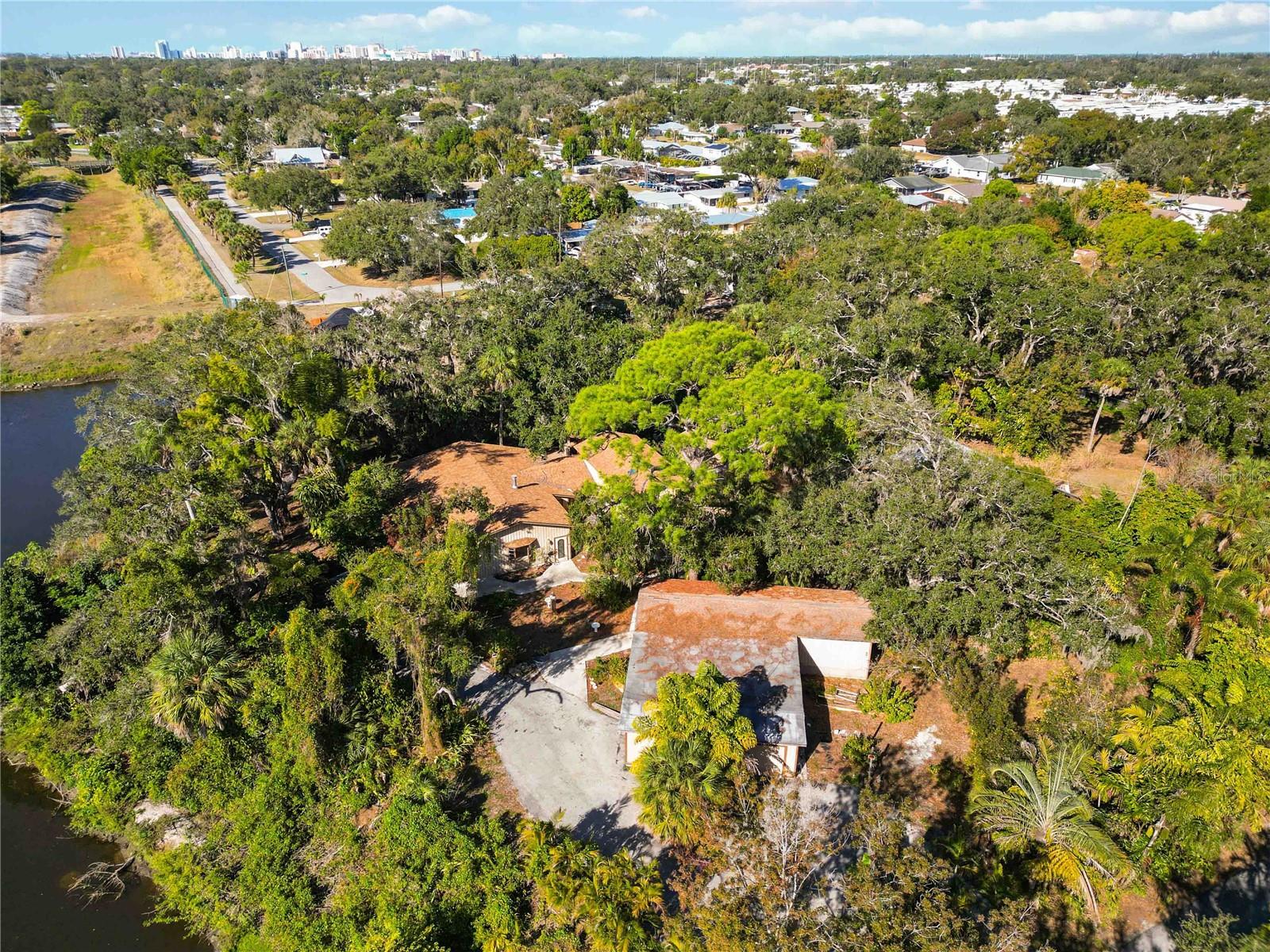 Image 39 of 64 For 860 Beneva Road