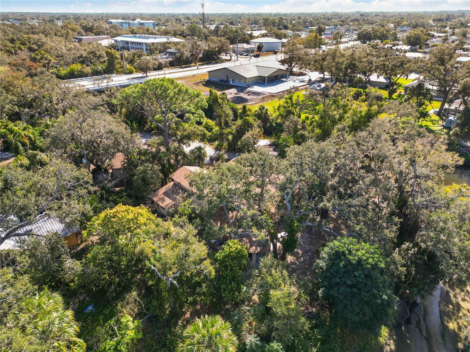 Image 42 of 64 For 860 Beneva Road