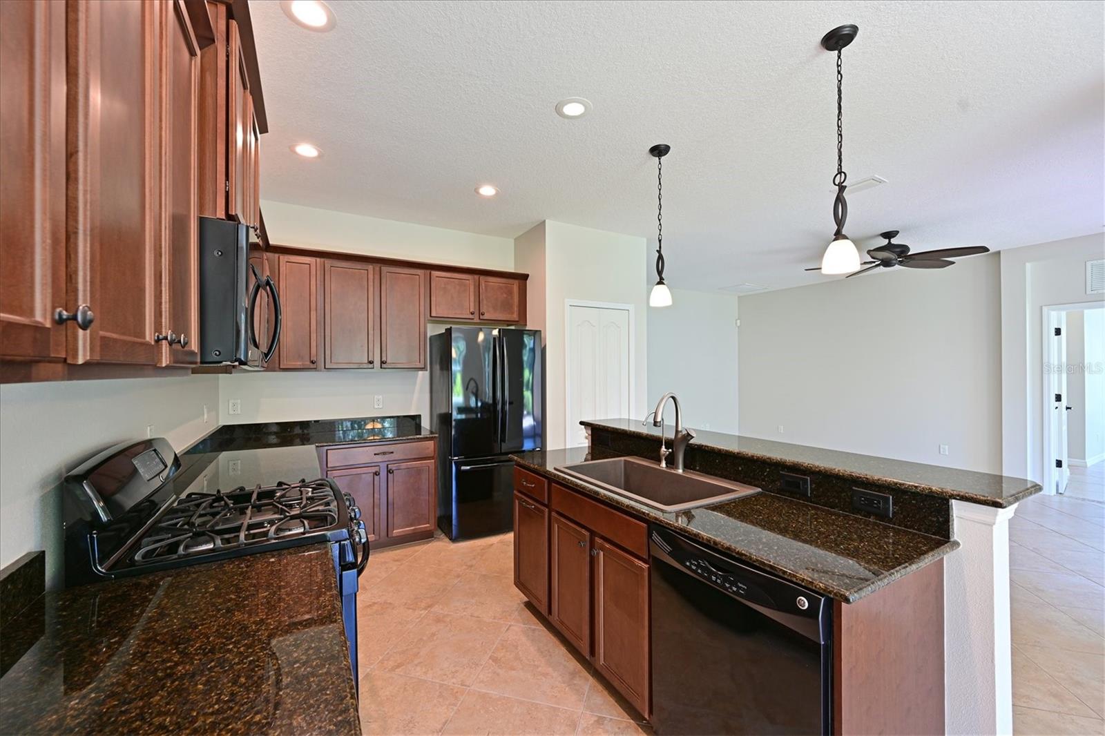 Image 16 of 53 For 4826 Lake Breeze Terrace