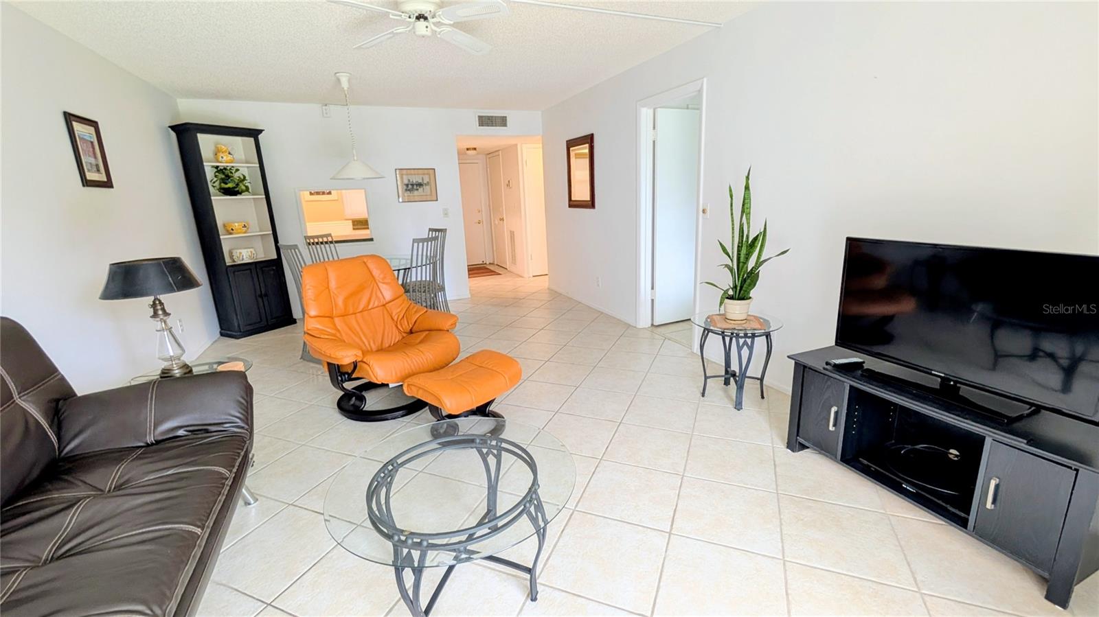 Image 2 of 30 For 1310 Glen Oaks Drive E 289e