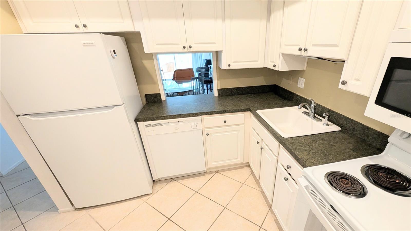 Image 6 of 30 For 1310 Glen Oaks Drive E 289e