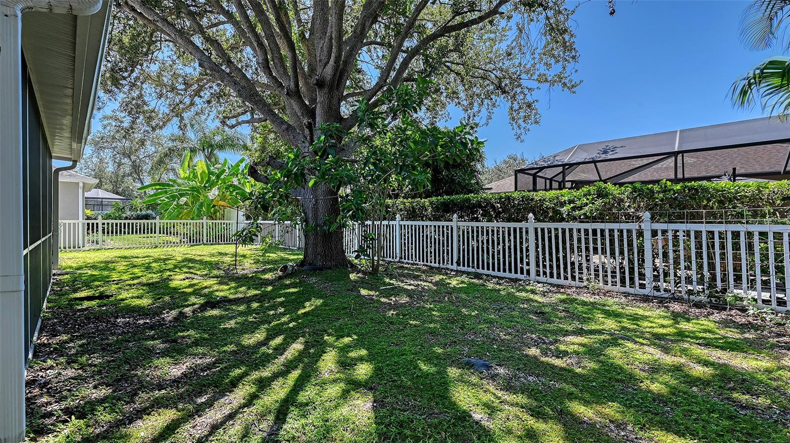 Image 32 of 58 For 6734 Country Club Lane