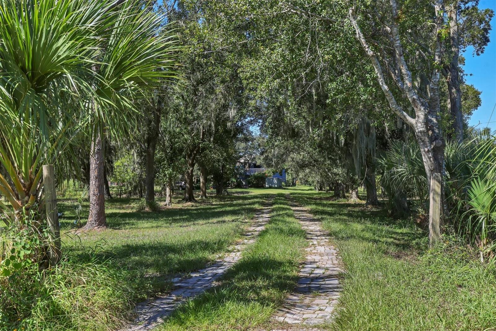 Image 8 of 55 For 2230 Myakka Road