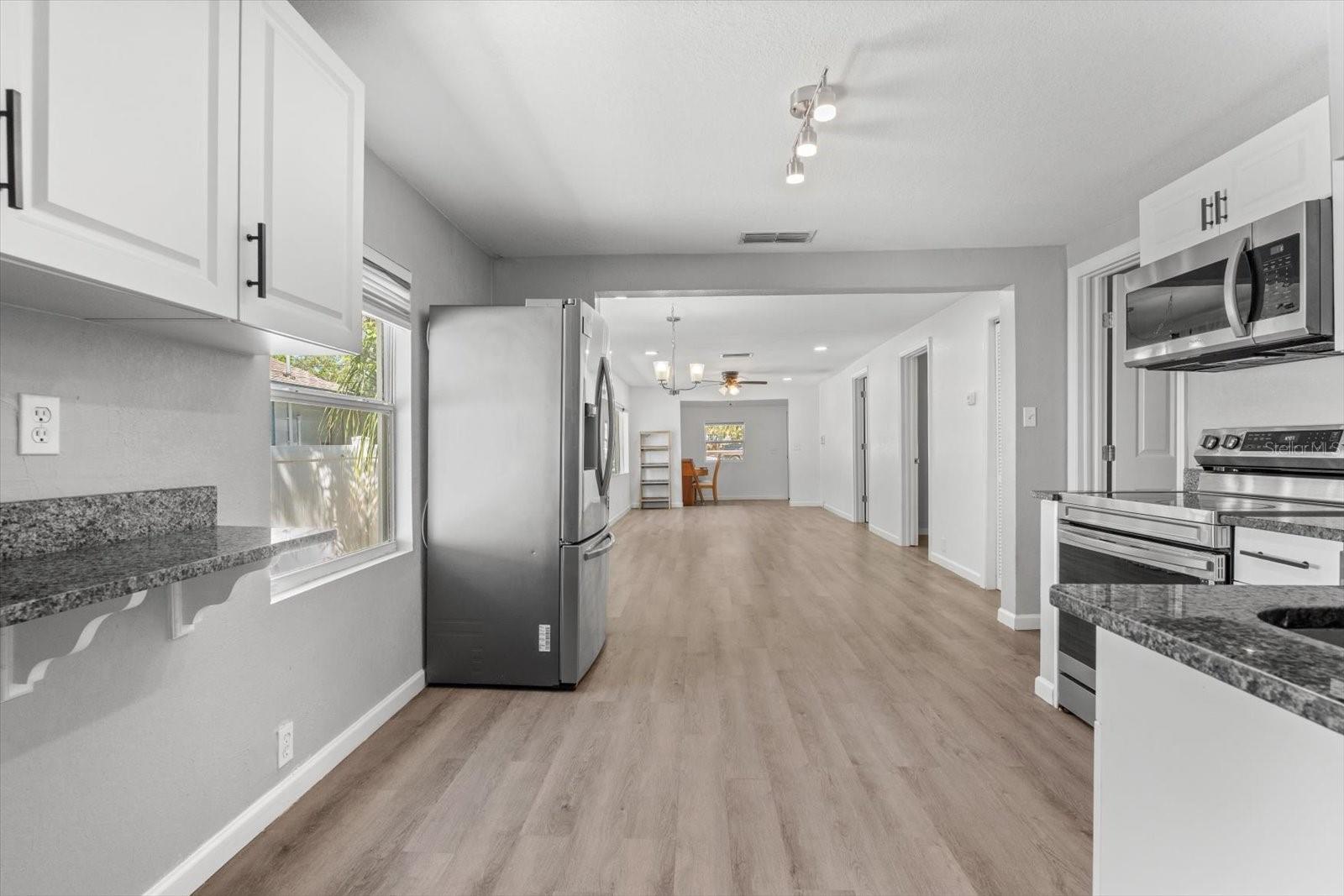 Image 14 of 31 For 1608 7th Avenue E