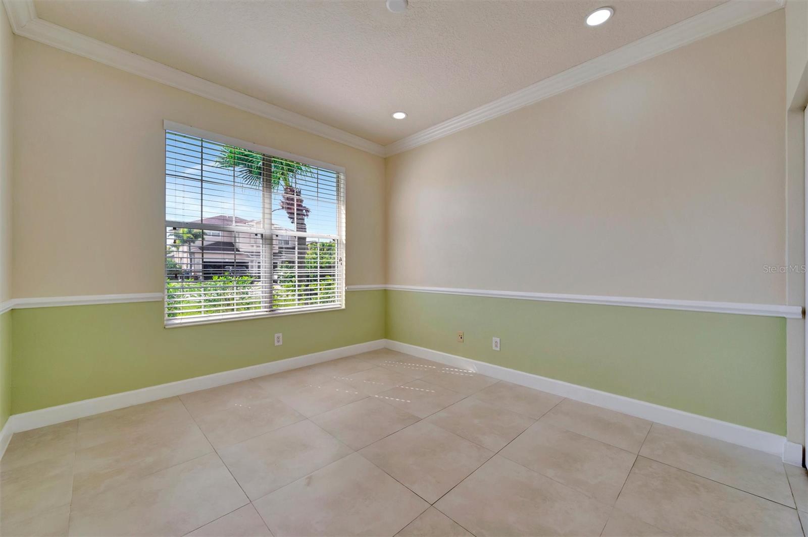 Image 11 of 22 For 6507 37th Street E