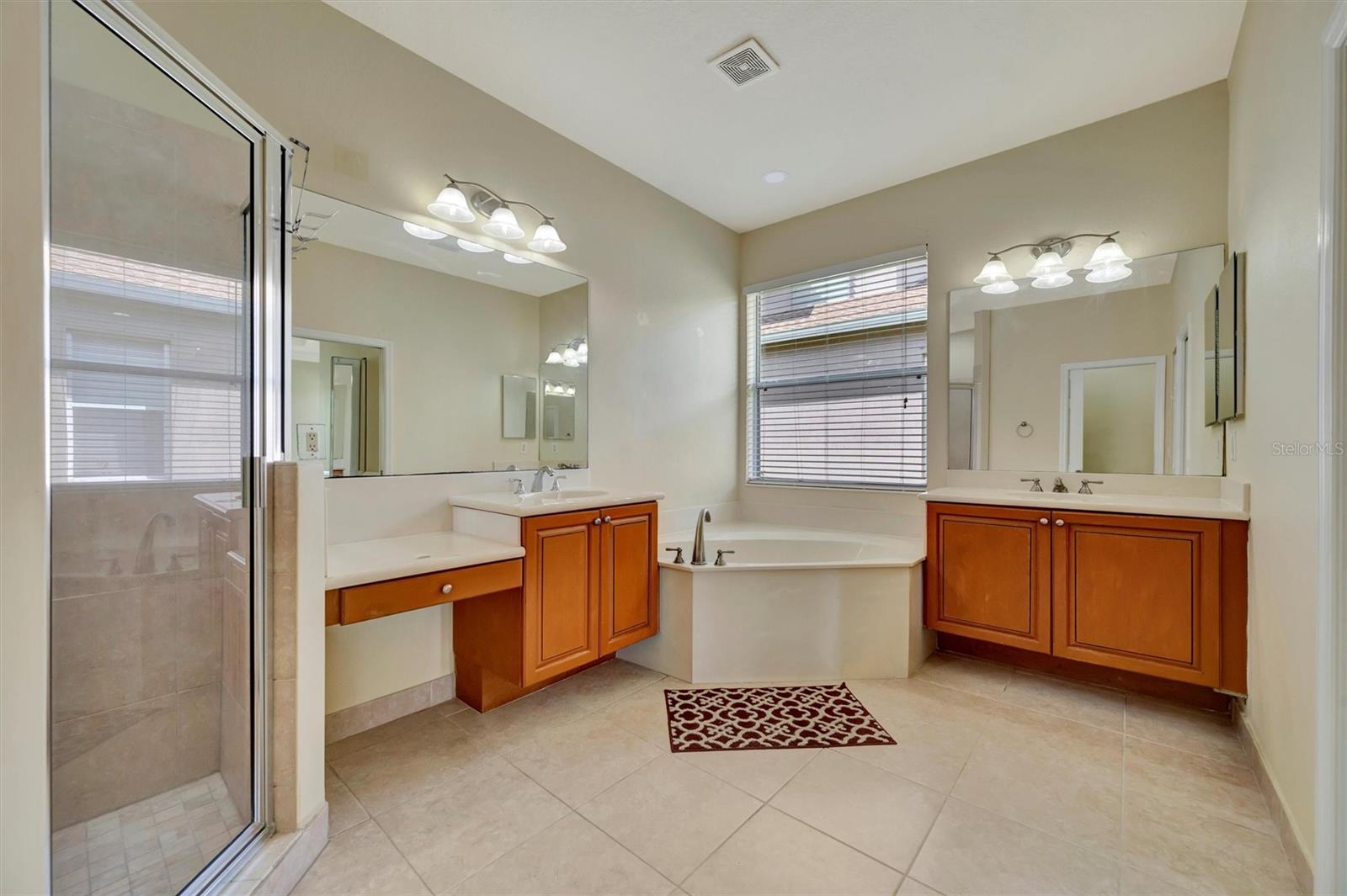 Image 16 of 22 For 6507 37th Street E