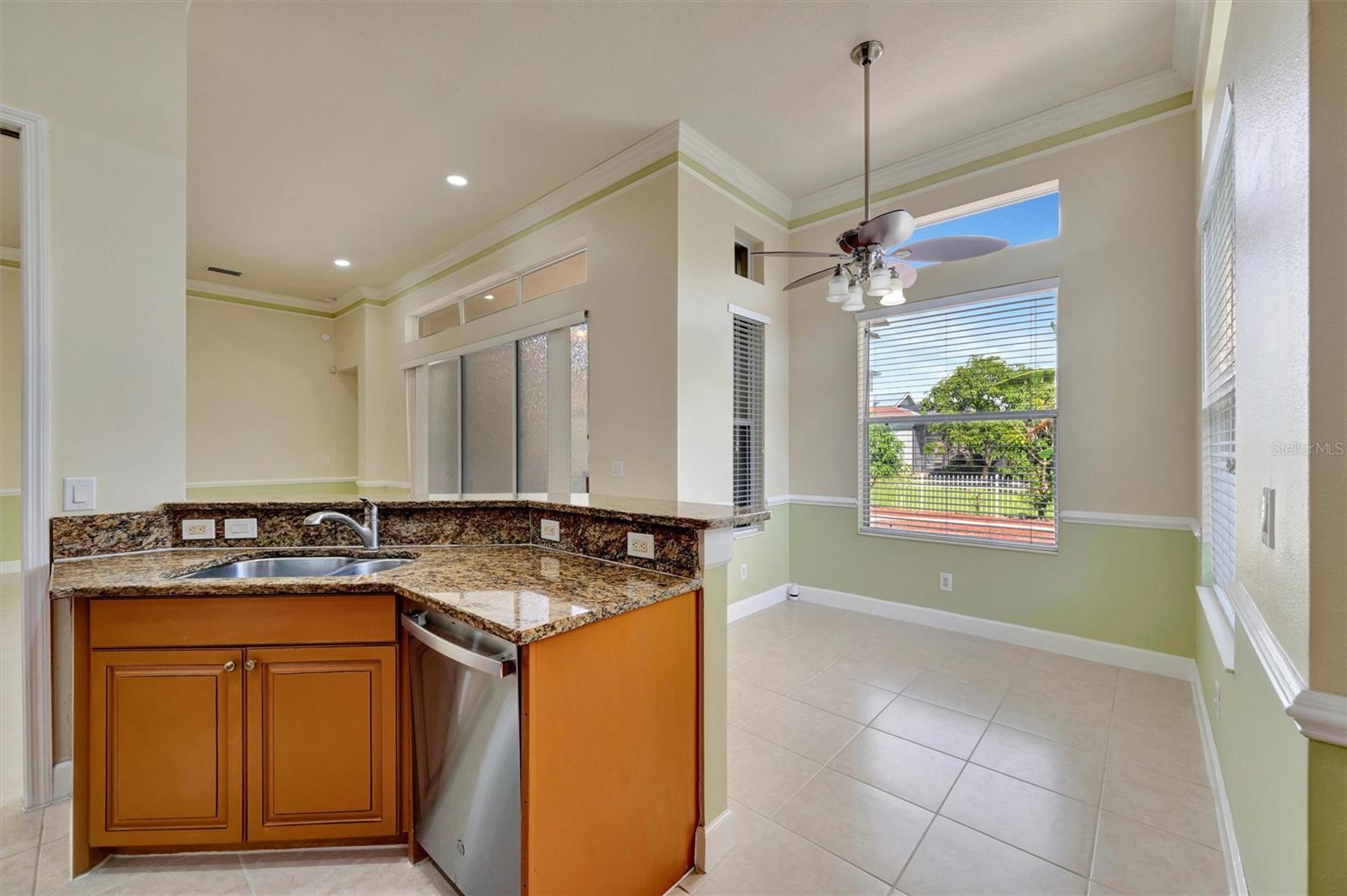 Image 6 of 22 For 6507 37th Street E