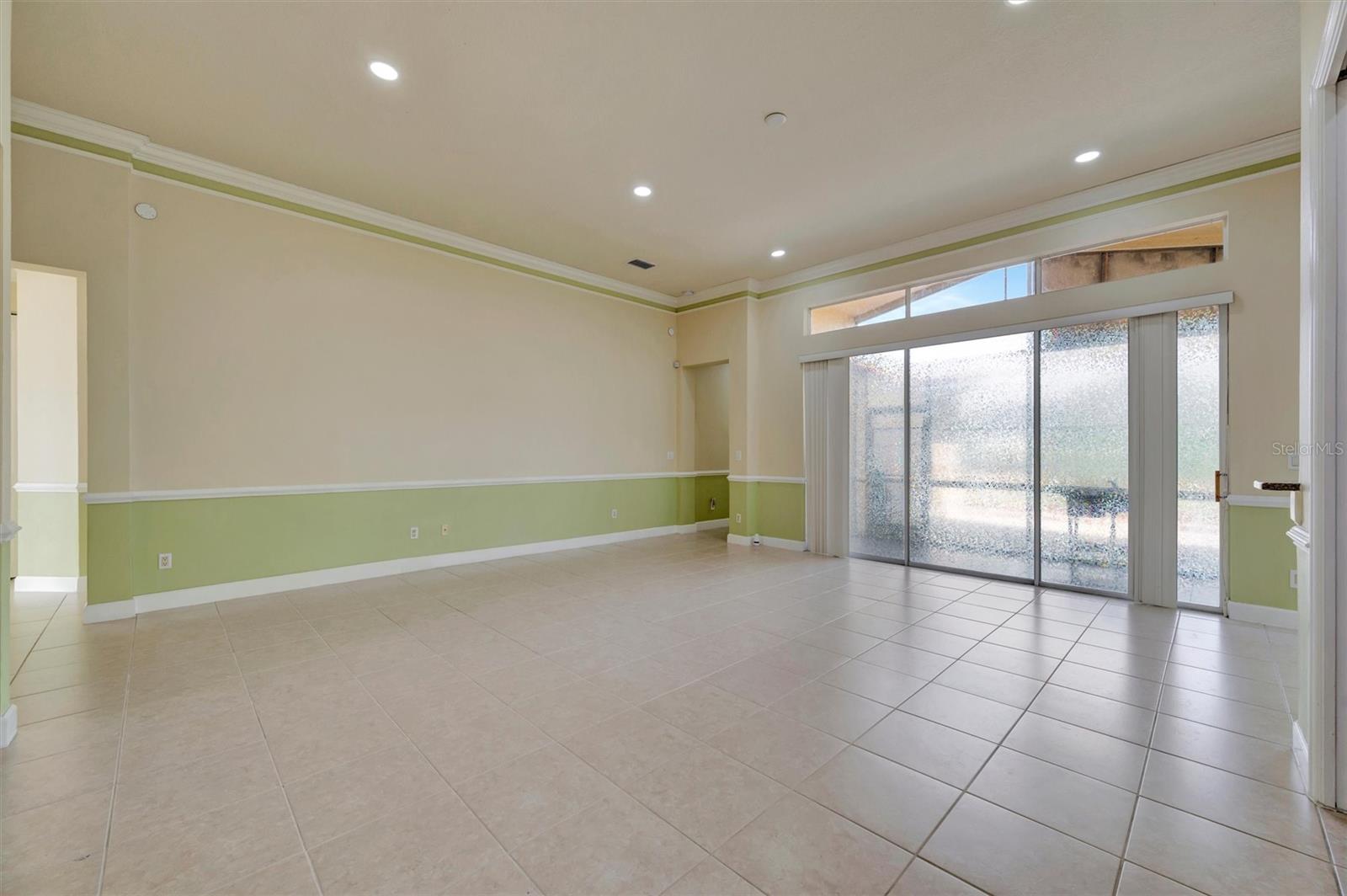 Image 9 of 22 For 6507 37th Street E