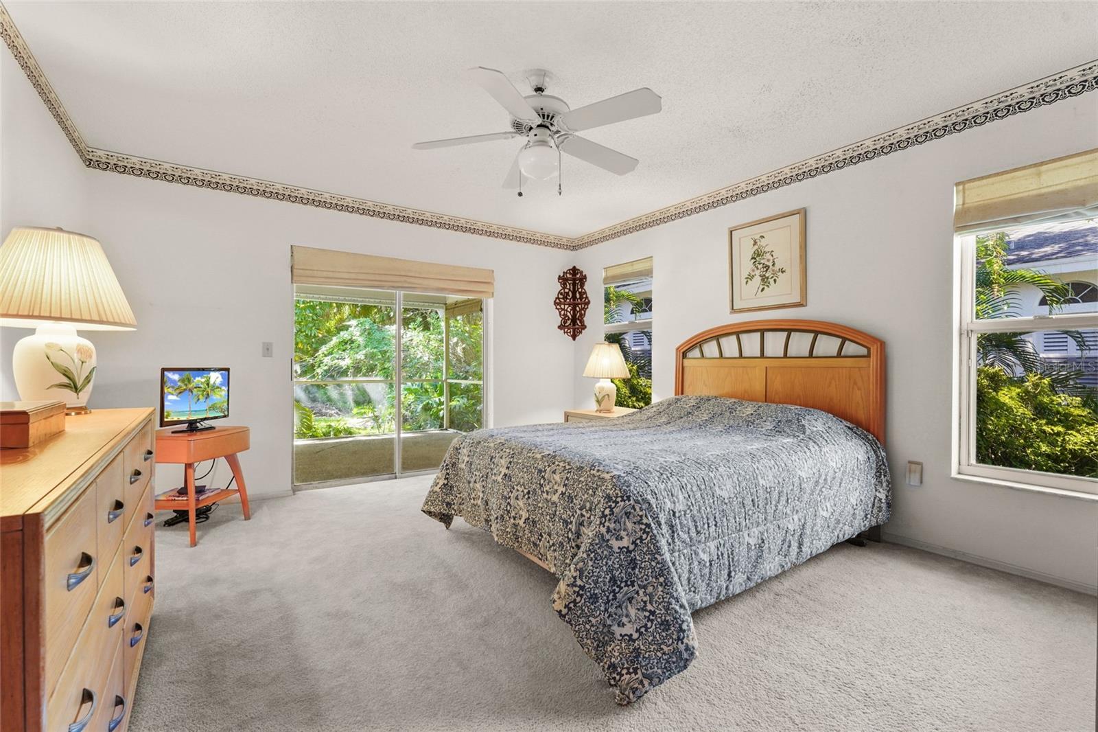 Image 16 of 80 For 4420 Oak View Drive