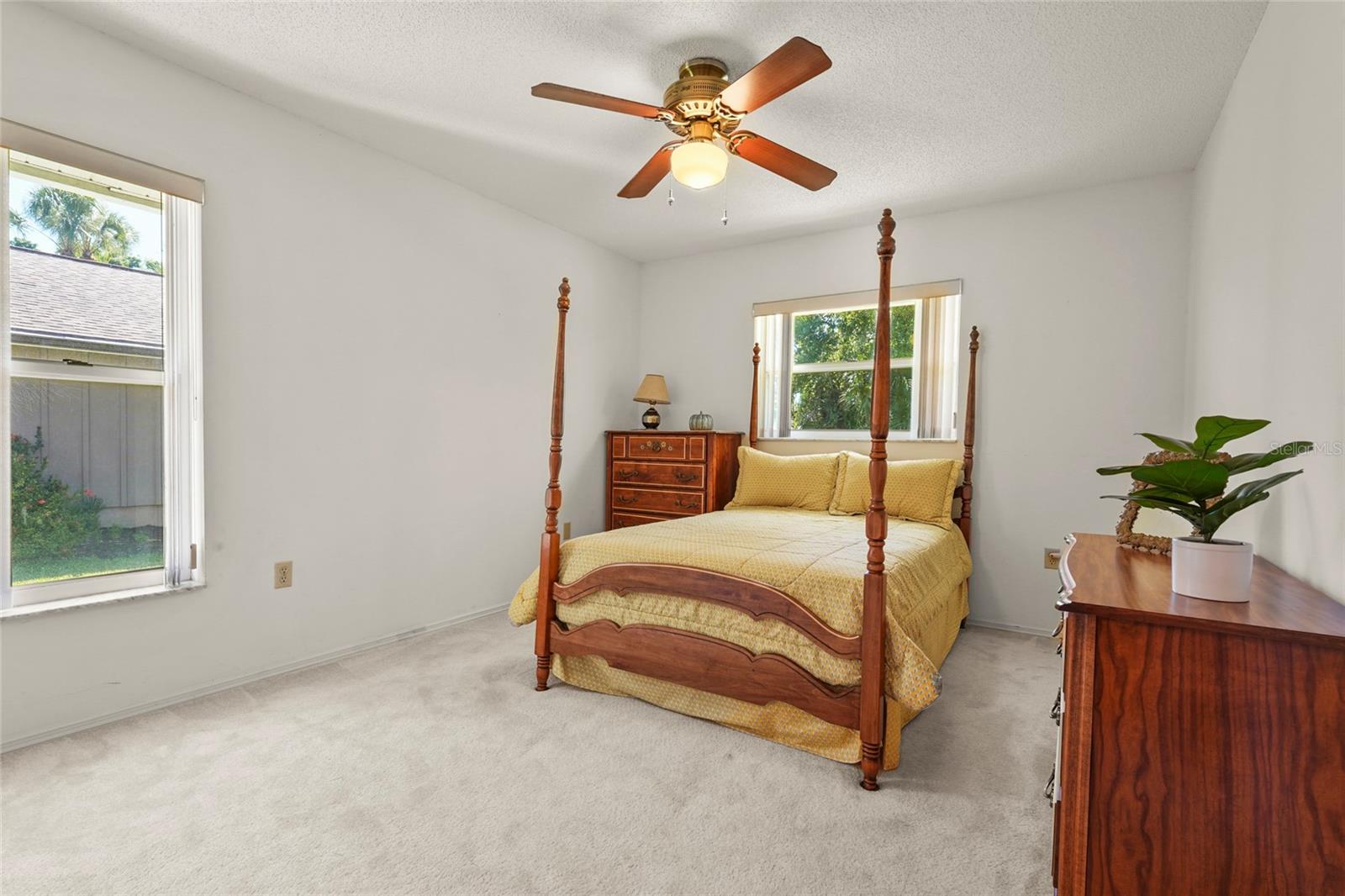 Image 32 of 80 For 4420 Oak View Drive
