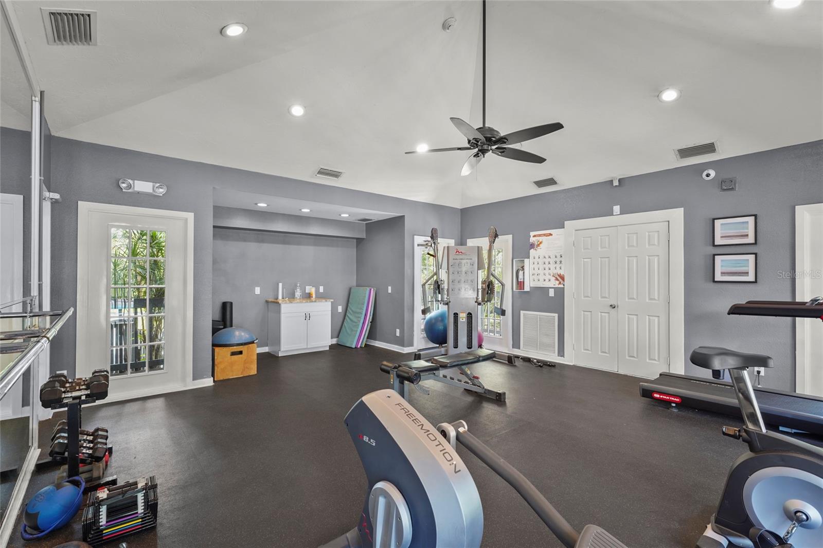 Image 76 of 80 For 4420 Oak View Drive