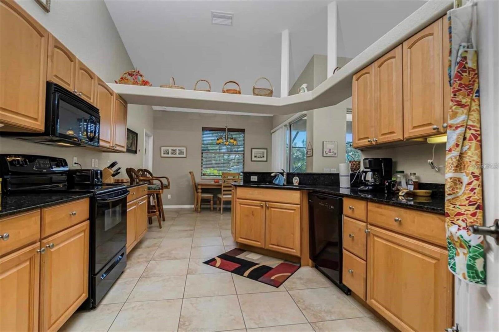 Image 10 of 25 For 15467 Gregus Avenue