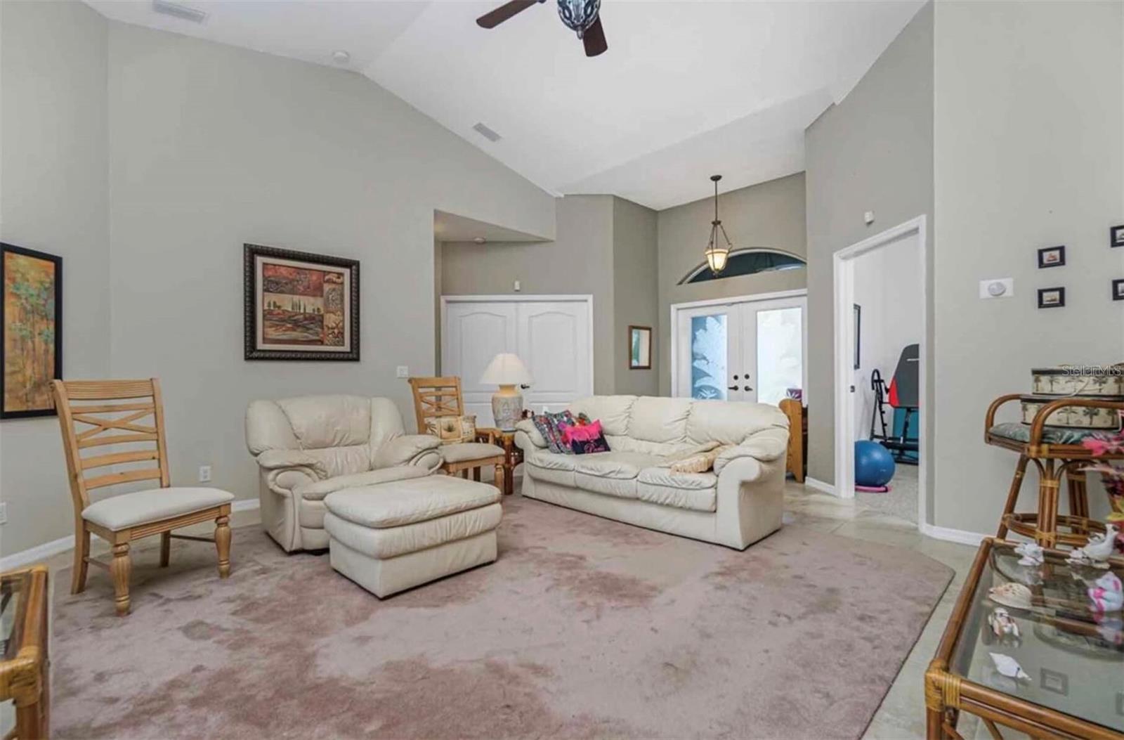Image 6 of 25 For 15467 Gregus Avenue