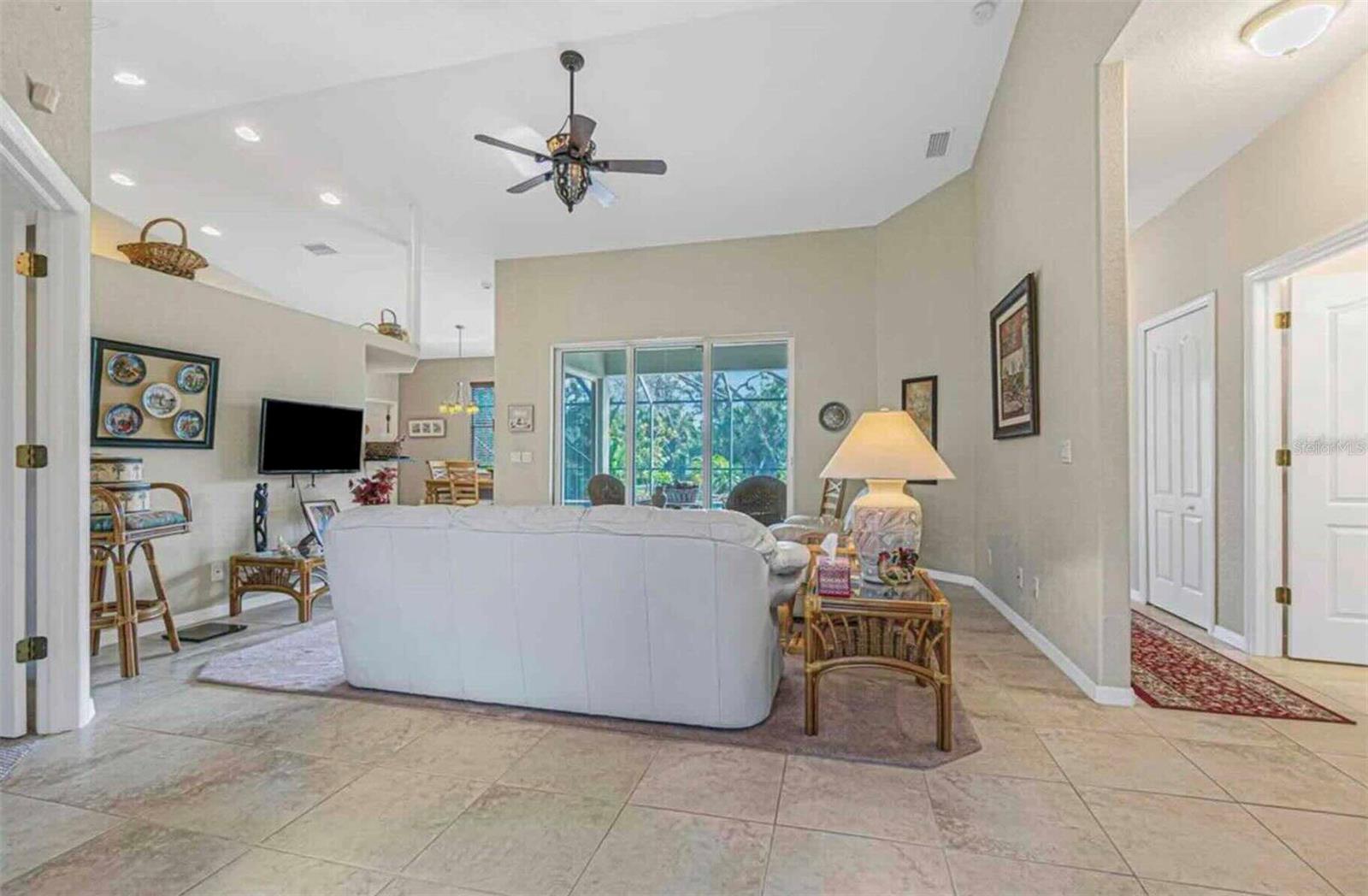 Image 7 of 25 For 15467 Gregus Avenue