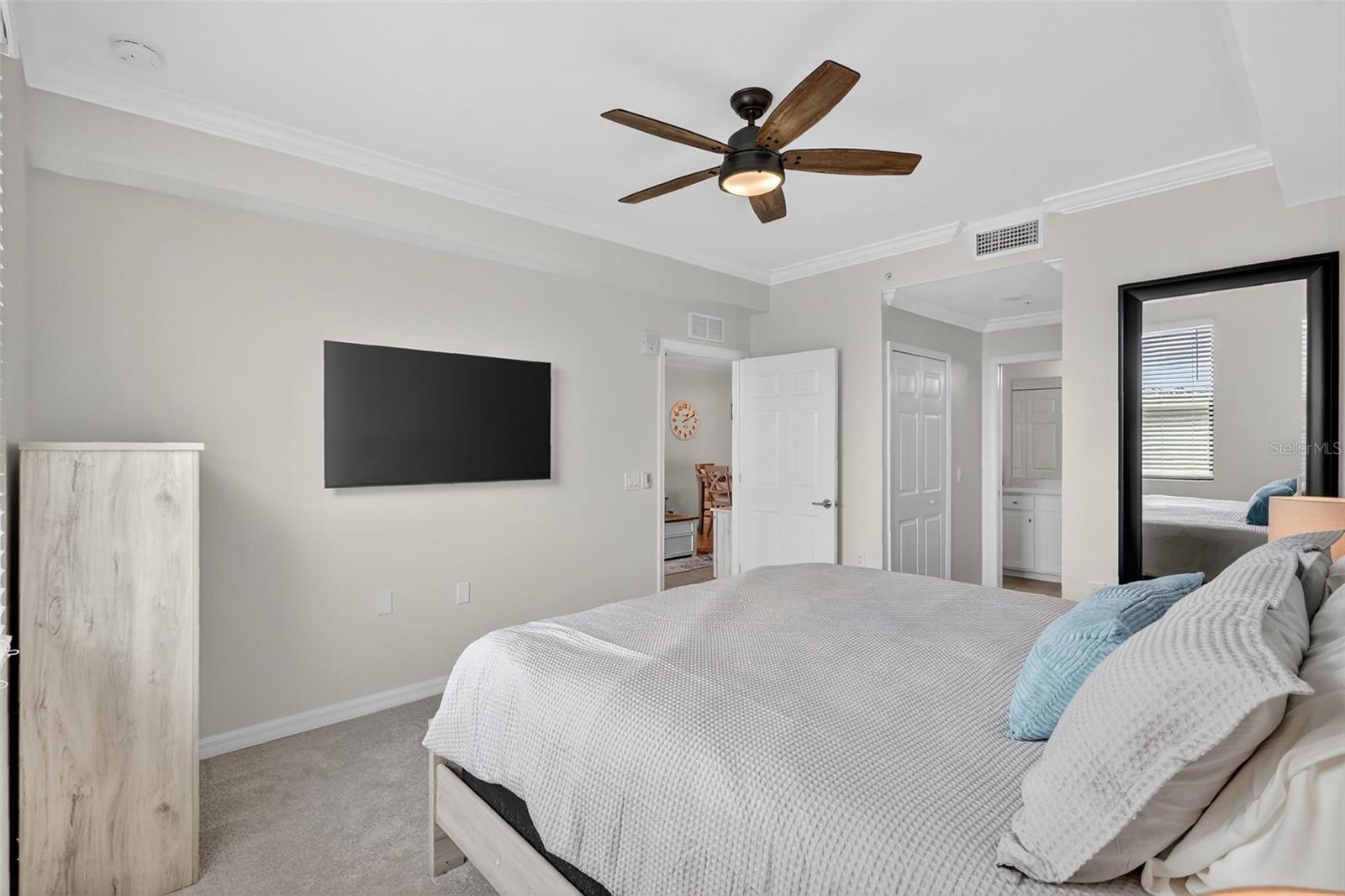 Image 16 of 51 For 17810 Gawthrop Drive 305