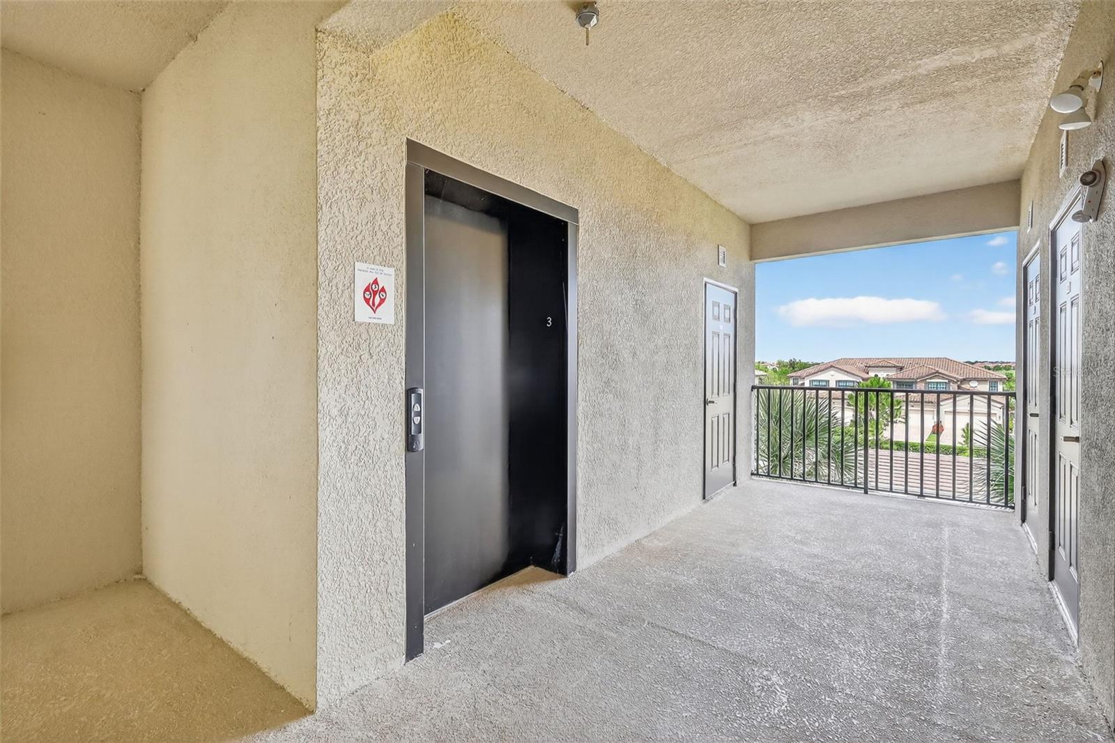 Image 33 of 51 For 17810 Gawthrop Drive 305