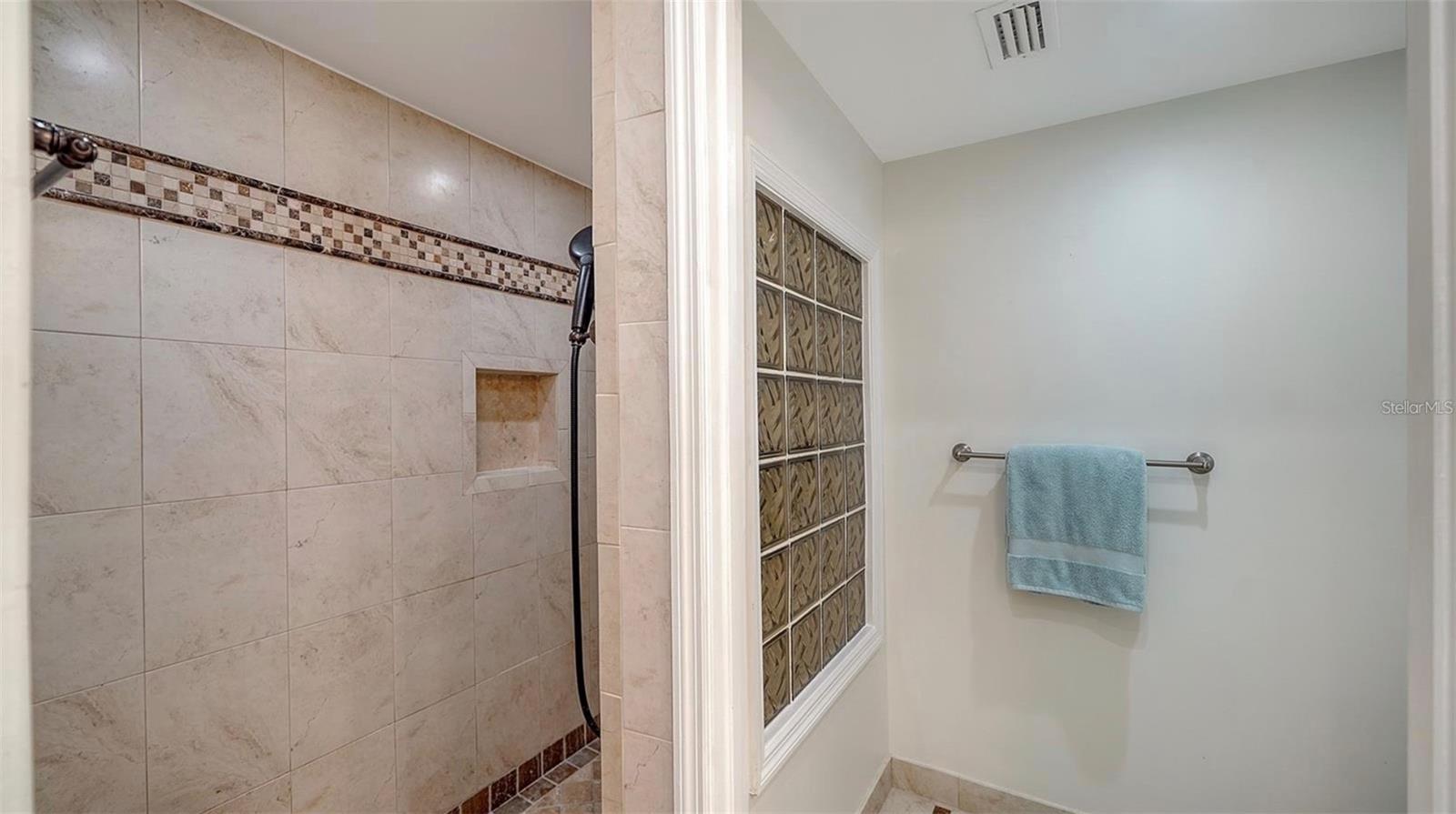 Image 27 of 61 For 4600 Gulf Of Mexico Drive 206