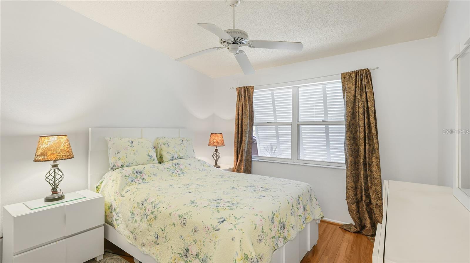 Image 19 of 31 For 5608 37th Street E