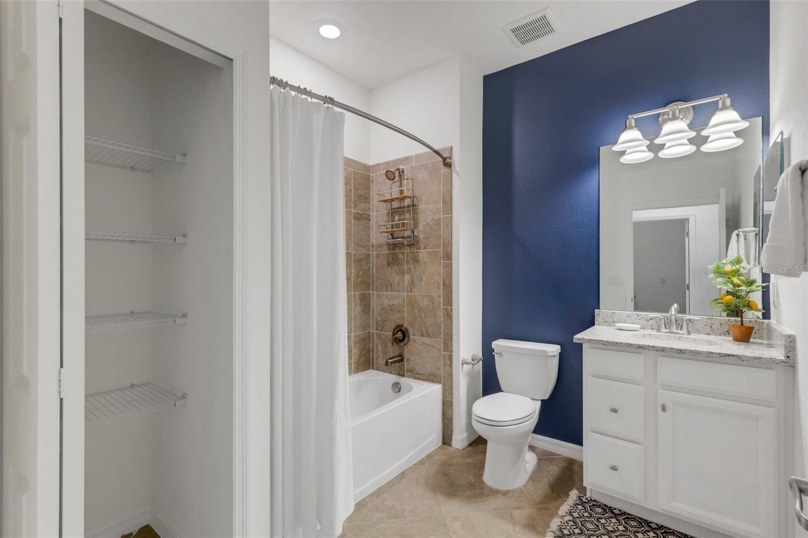 Image 25 of 54 For 17607 Gawthrop Drive 103