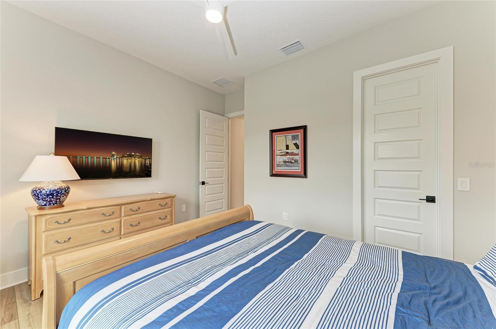 Image 42 of 82 For 990 Seascape Place