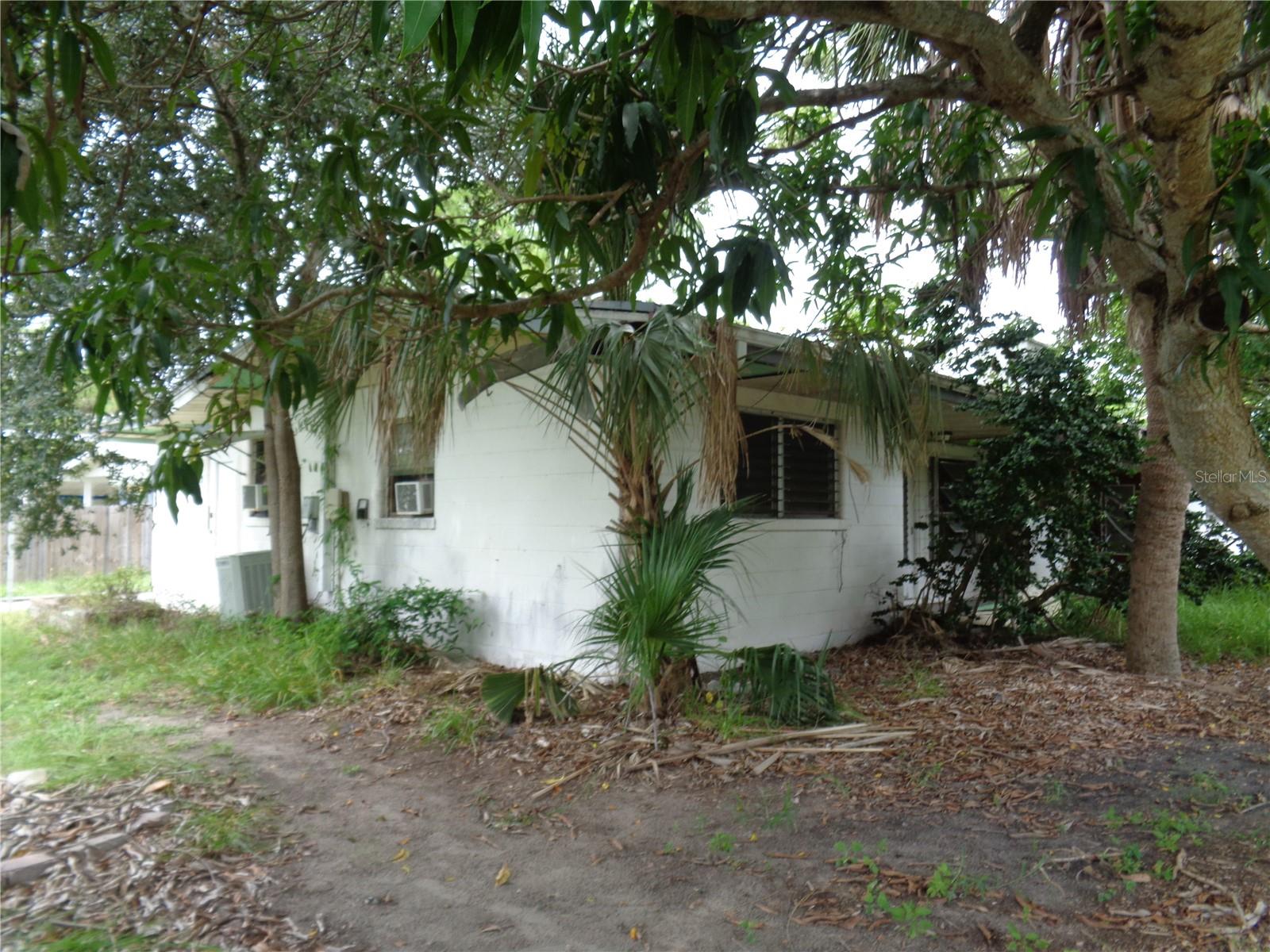 Image 15 of 30 For 111 Riverview Drive S