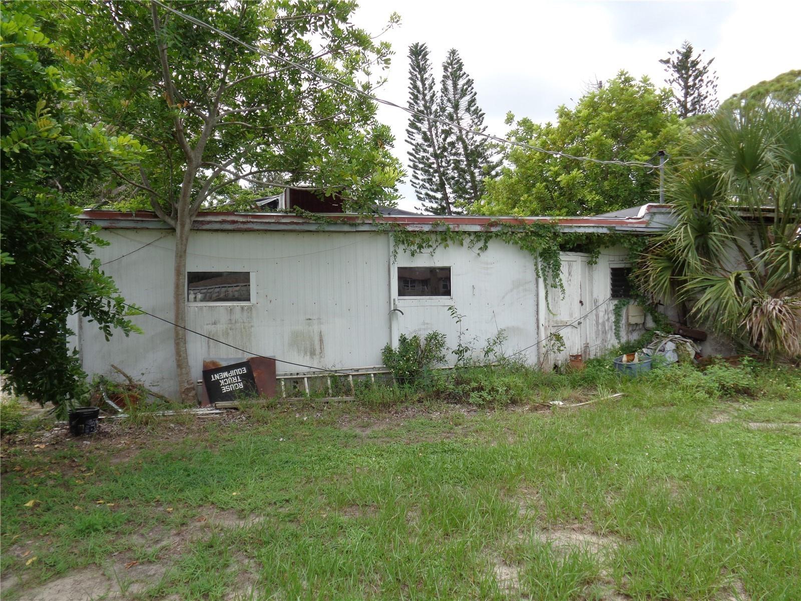 Image 5 of 30 For 111 Riverview Drive S