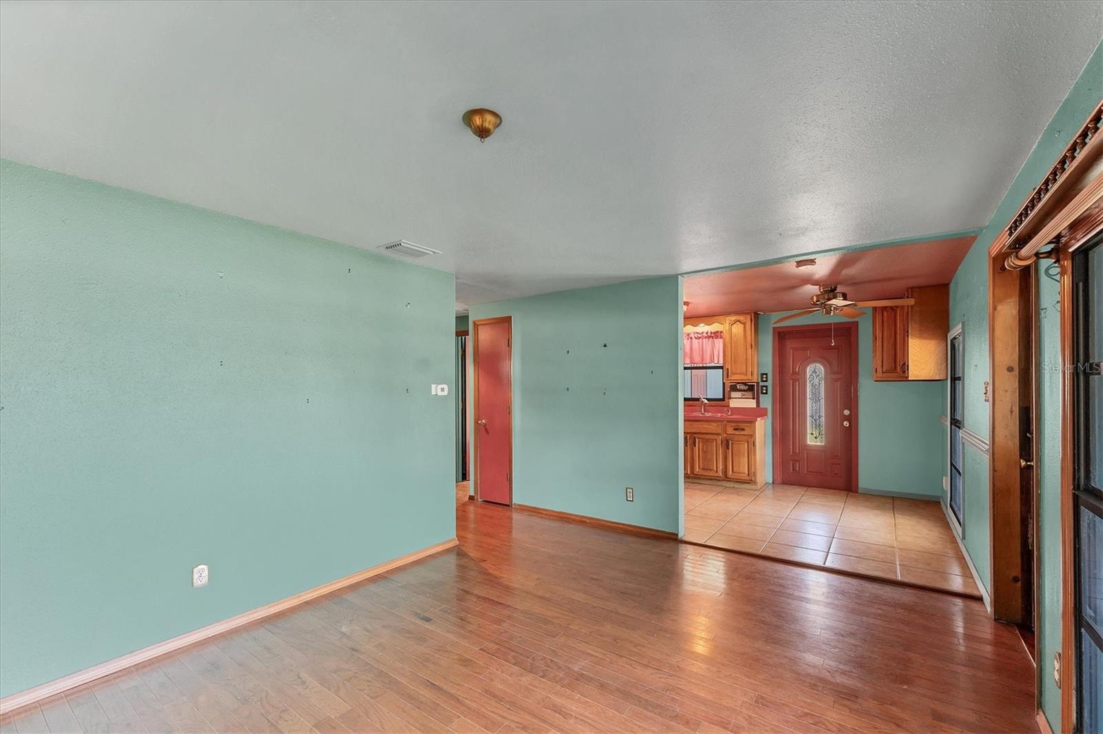 Image 8 of 30 For 4423 56th Avenue Terrace E