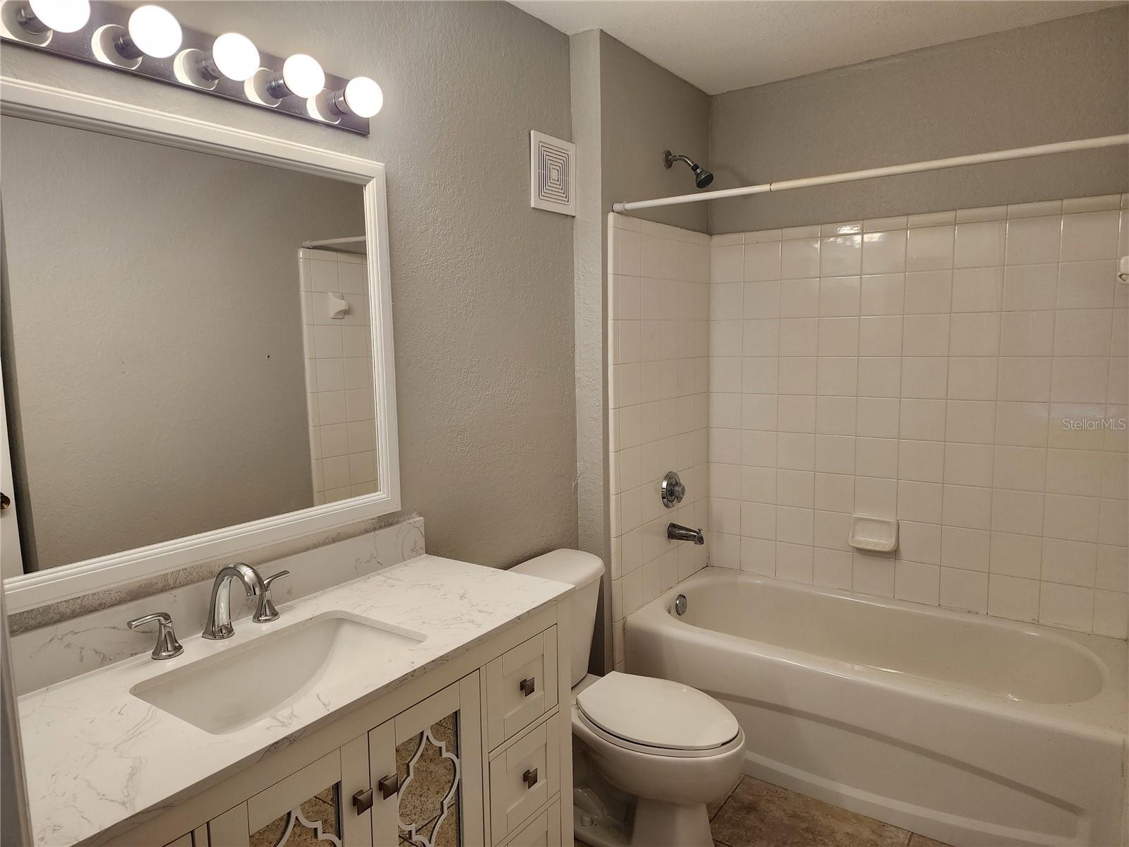 Image 15 of 35 For 8932 Manor Loop 104