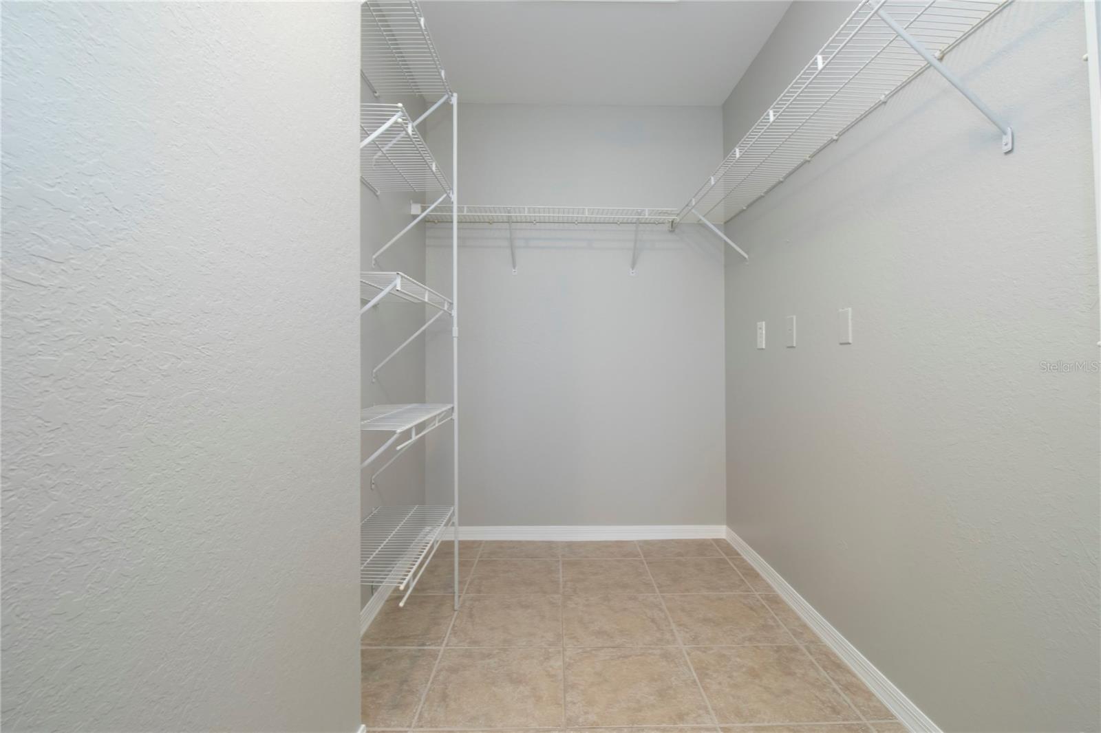 Image 7 of 35 For 8932 Manor Loop 104