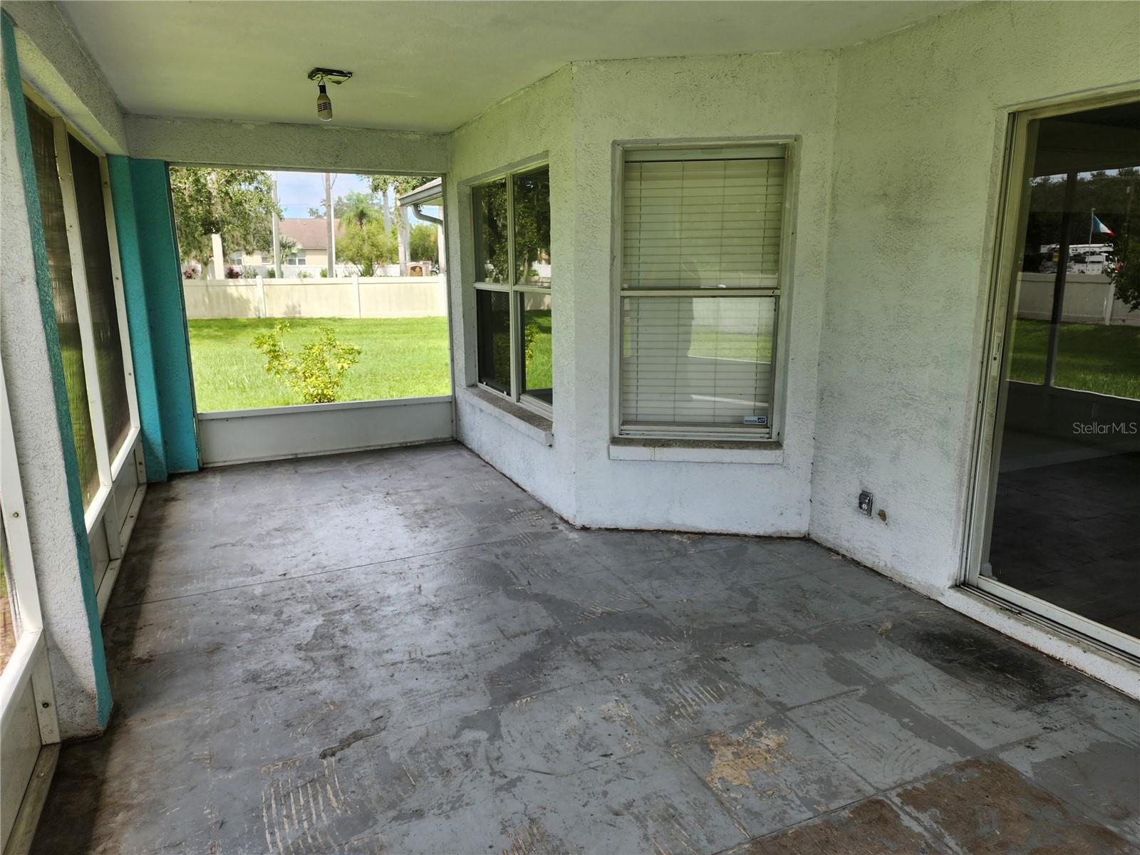 Image 5 of 14 For 6803 34th Avenue E