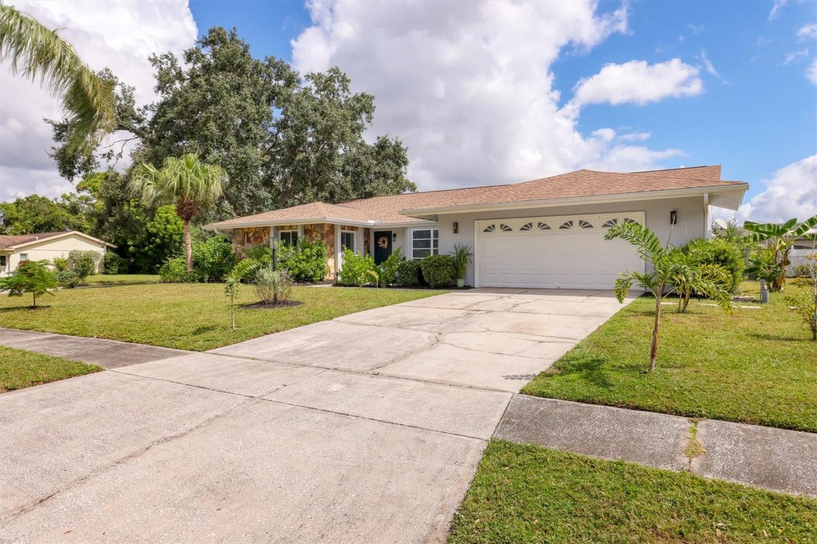 Image 2 of 42 For 7205 Alderwood Drive