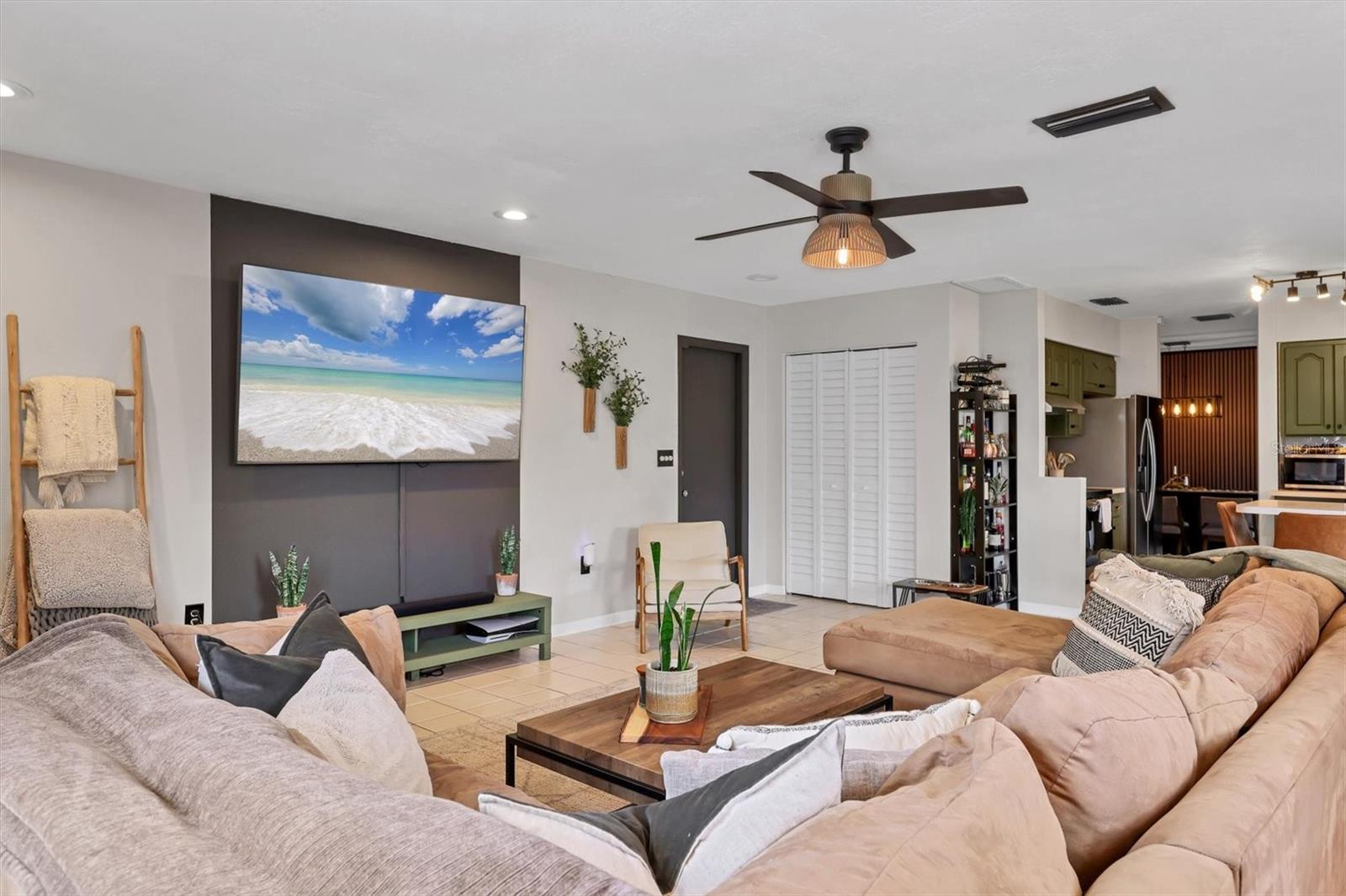 Image 23 of 42 For 7205 Alderwood Drive